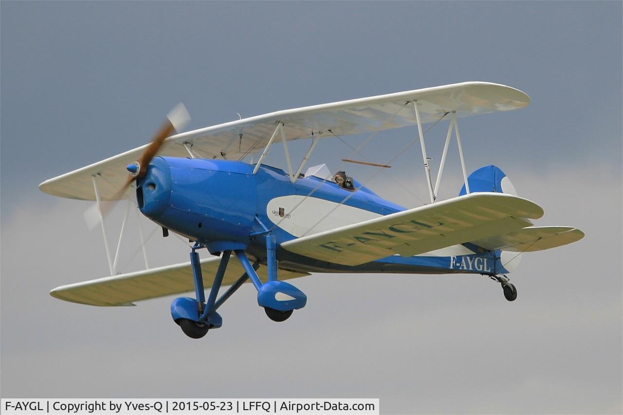 F-AYGL, 1930 Great Lakes 2T-1A Sport Trainer C/N 91, Great Lakes 2T-1A Sport Trainer, Take off rwy 28, La Ferté-Alais (LFFQ) Air show 2015