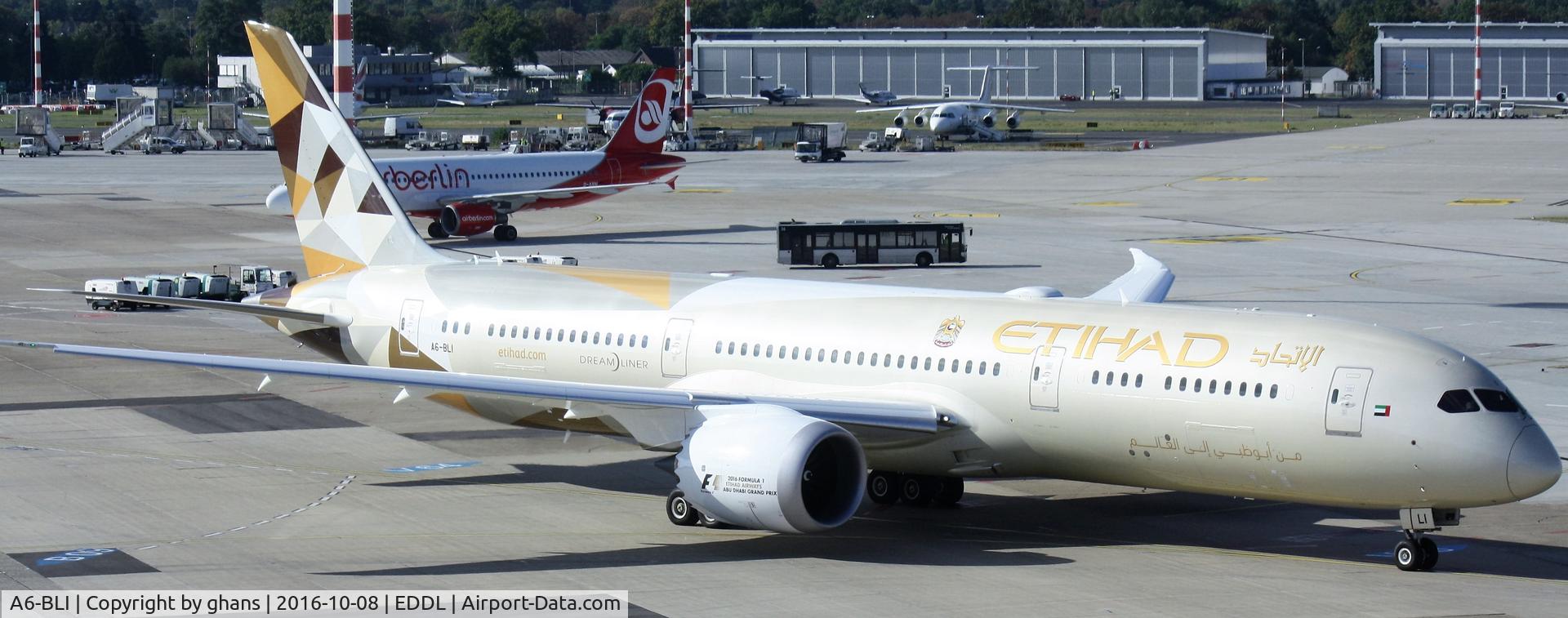 A6-BLI, 2016 Boeing 787-9 Dreamliner Dreamliner C/N 39655, Taxiing to the runway