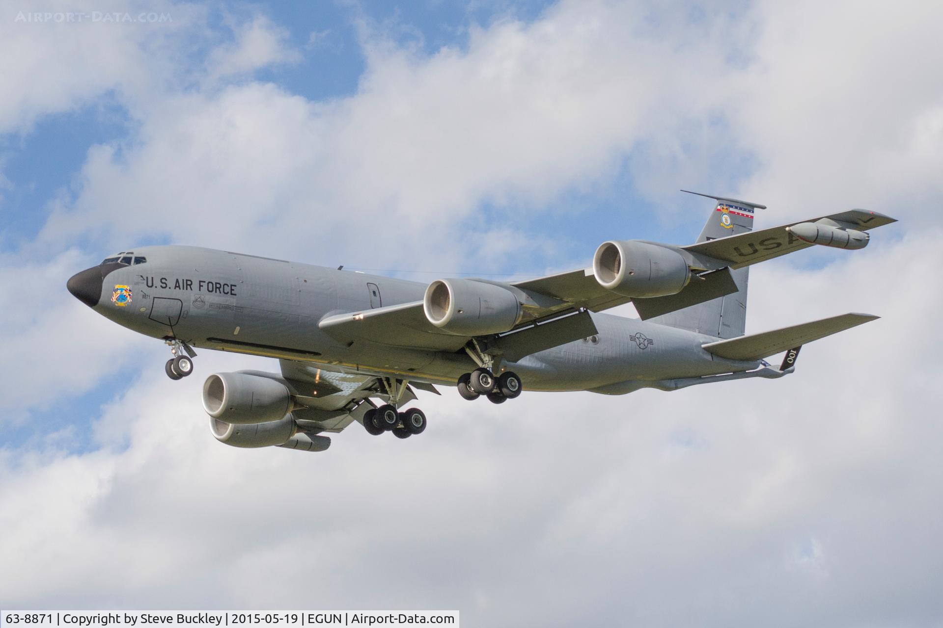 63-8871, 1963 Boeing KC-135R Stratotanker C/N 18719, 351st ARS/100th ARW Boeing KC-135R 63-8871  returns to Mildenhall after an refueling mission