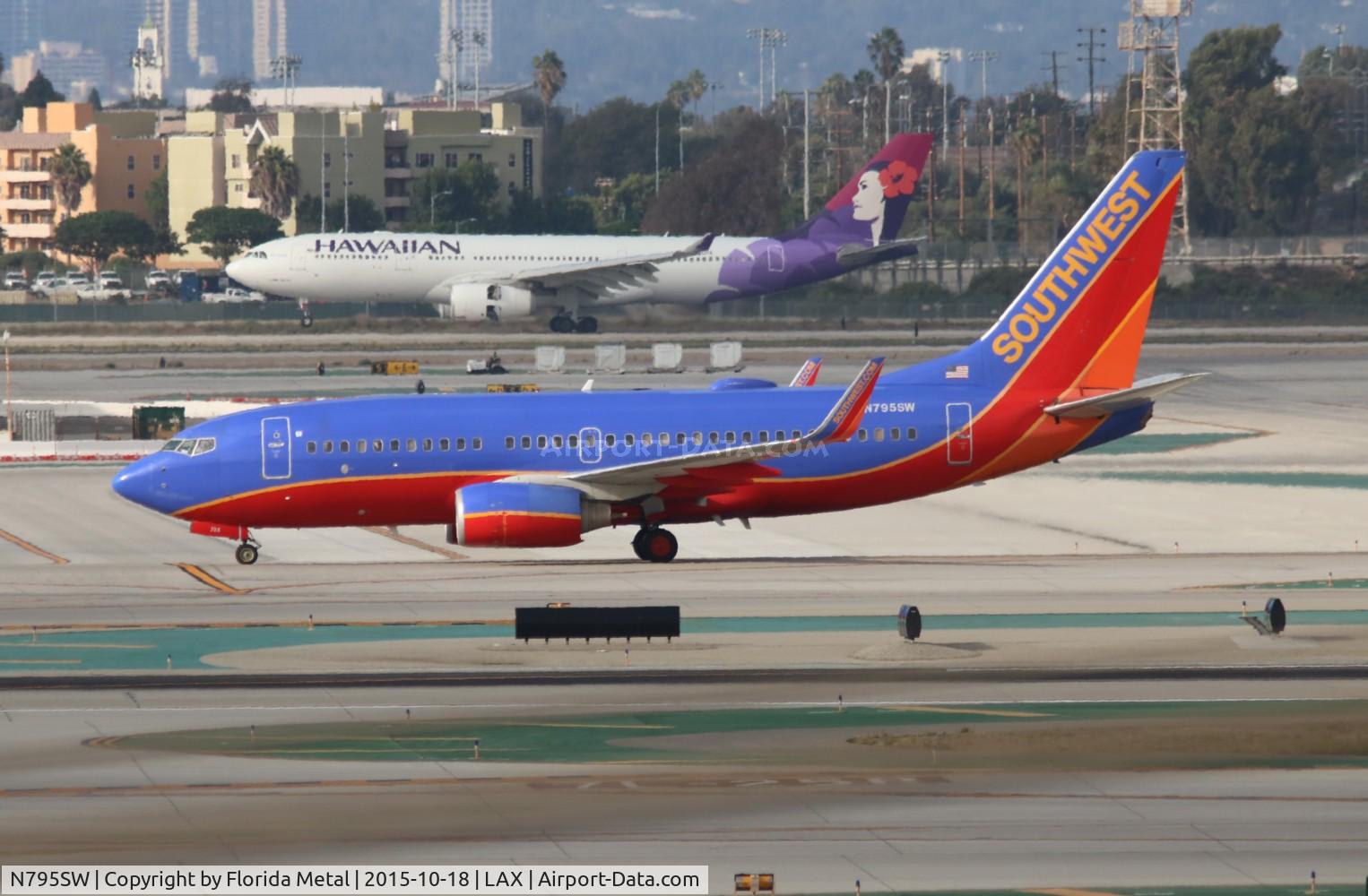 N795SW, 2001 Boeing 737-7H4 C/N 30606, Southwest