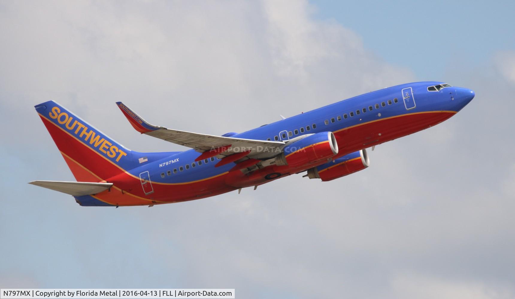 N797MX, 2001 Boeing 737-7H4 C/N 27890, Southwest
