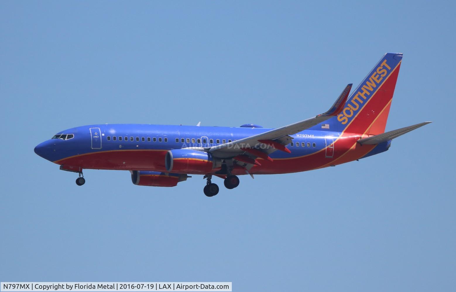 N797MX, 2001 Boeing 737-7H4 C/N 27890, Southwest