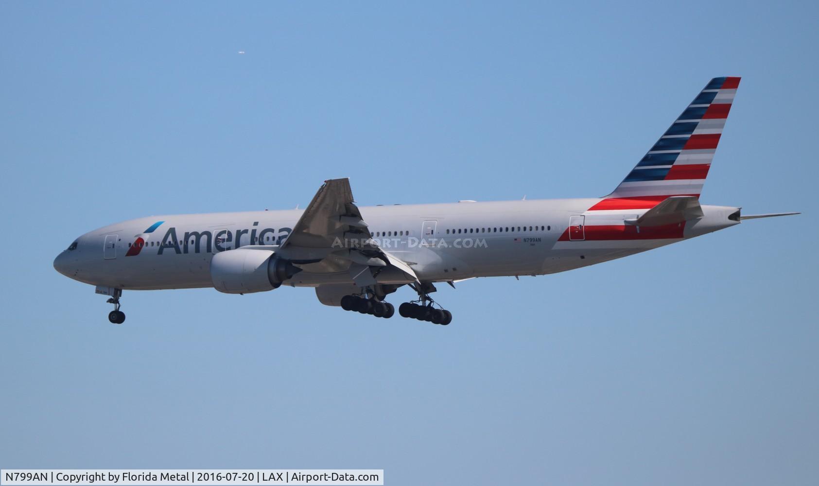 N799AN, 2001 Boeing 777-223 C/N 30258, American