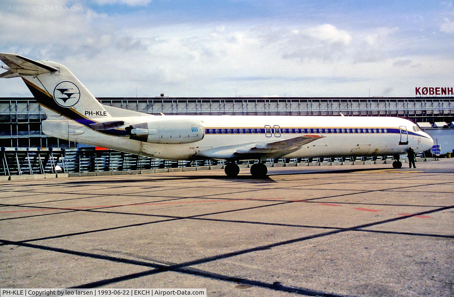 PH-KLE, 1989 Fokker 100 (F-28-0100) C/N 11270, Copenhagen 22.6.93