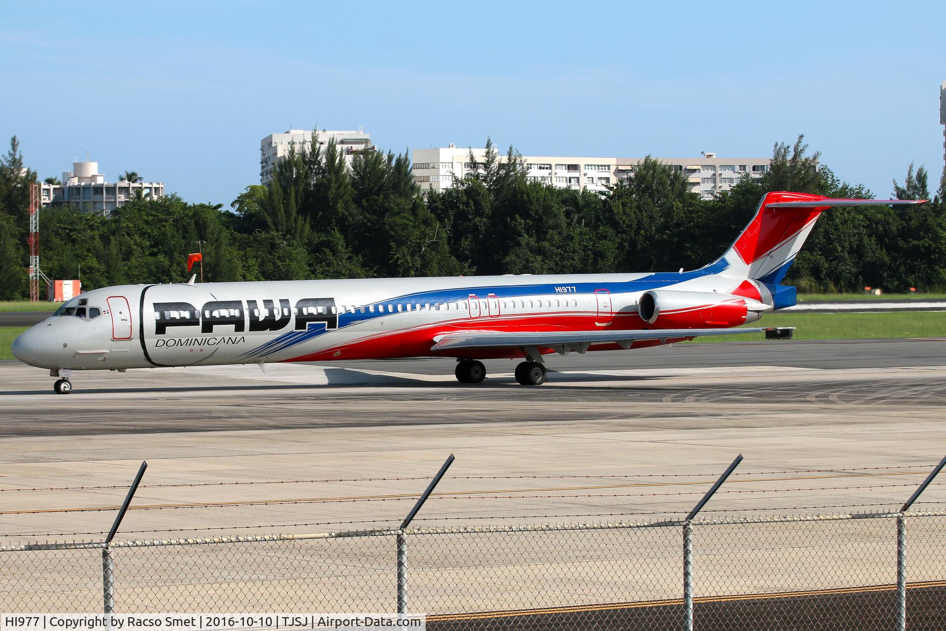 HI977, 1989 McDonnell Douglas MD-83 (DC-9-83) C/N 49845, Pawa taxing via runway 8