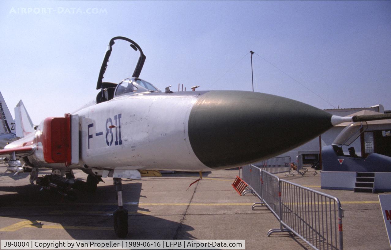 J8-0004, Shenyang F-8 II Finback-B C/N J8-0004, Shenyang F-8 II Finback-B fighter at Le Bourget, 1989