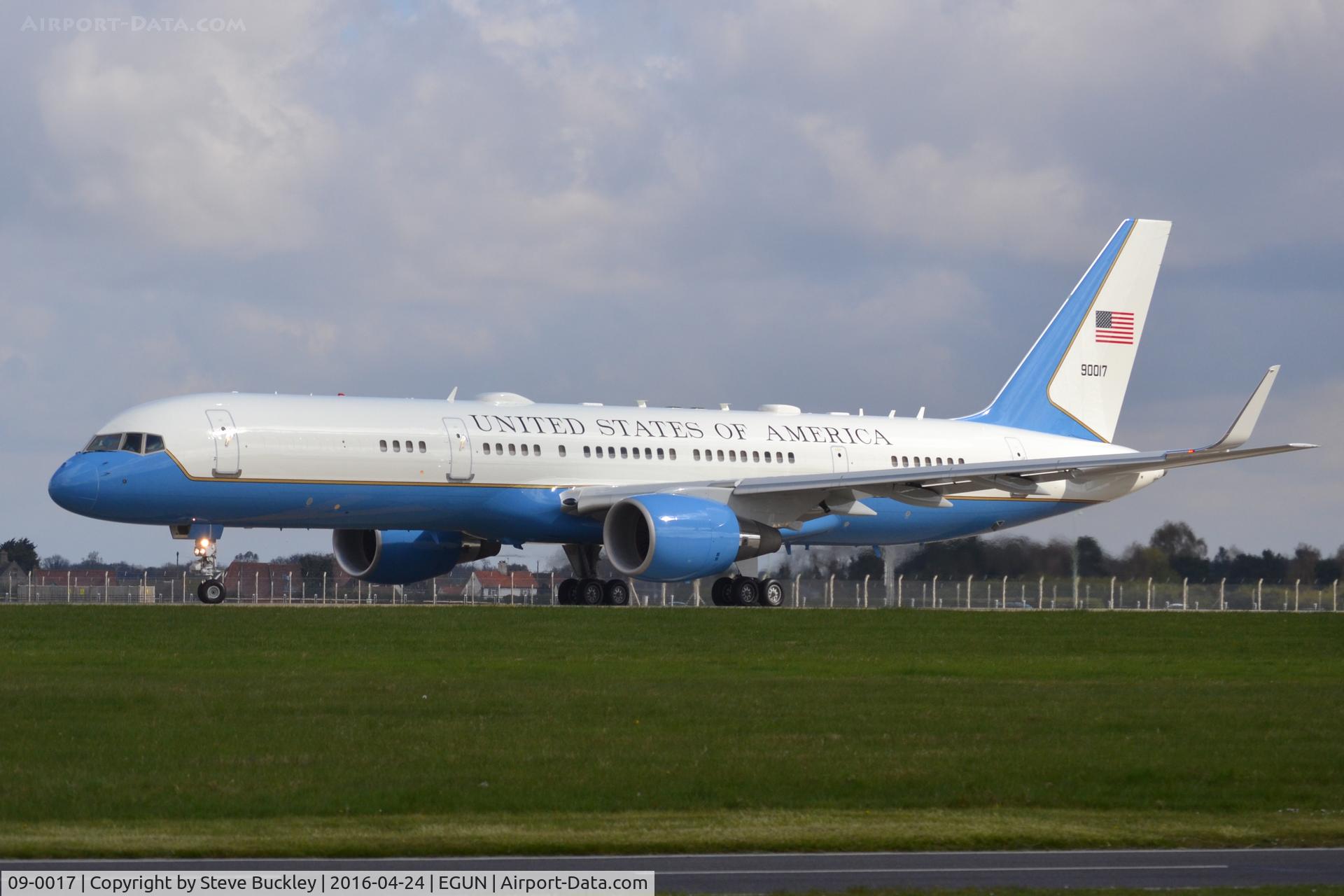 09-0017, 1994 Boeing C-32A (757-200) C/N 26272, Boeing C-32 09-0017 lines up on Runway 29 as it departs from Mildenhall as SAM18n