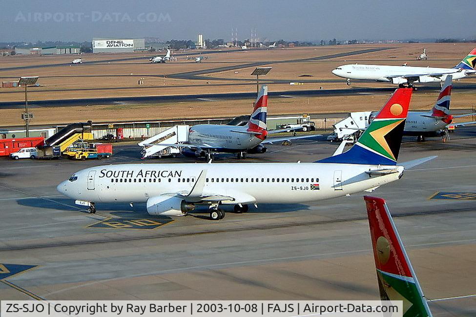 ZS-SJO, 2001 Boeing 737-8BG C/N 32357, Boeing 737-8BG [32357] (South African Airways) Johannesburg-Int'l~ZS 08/10/2003