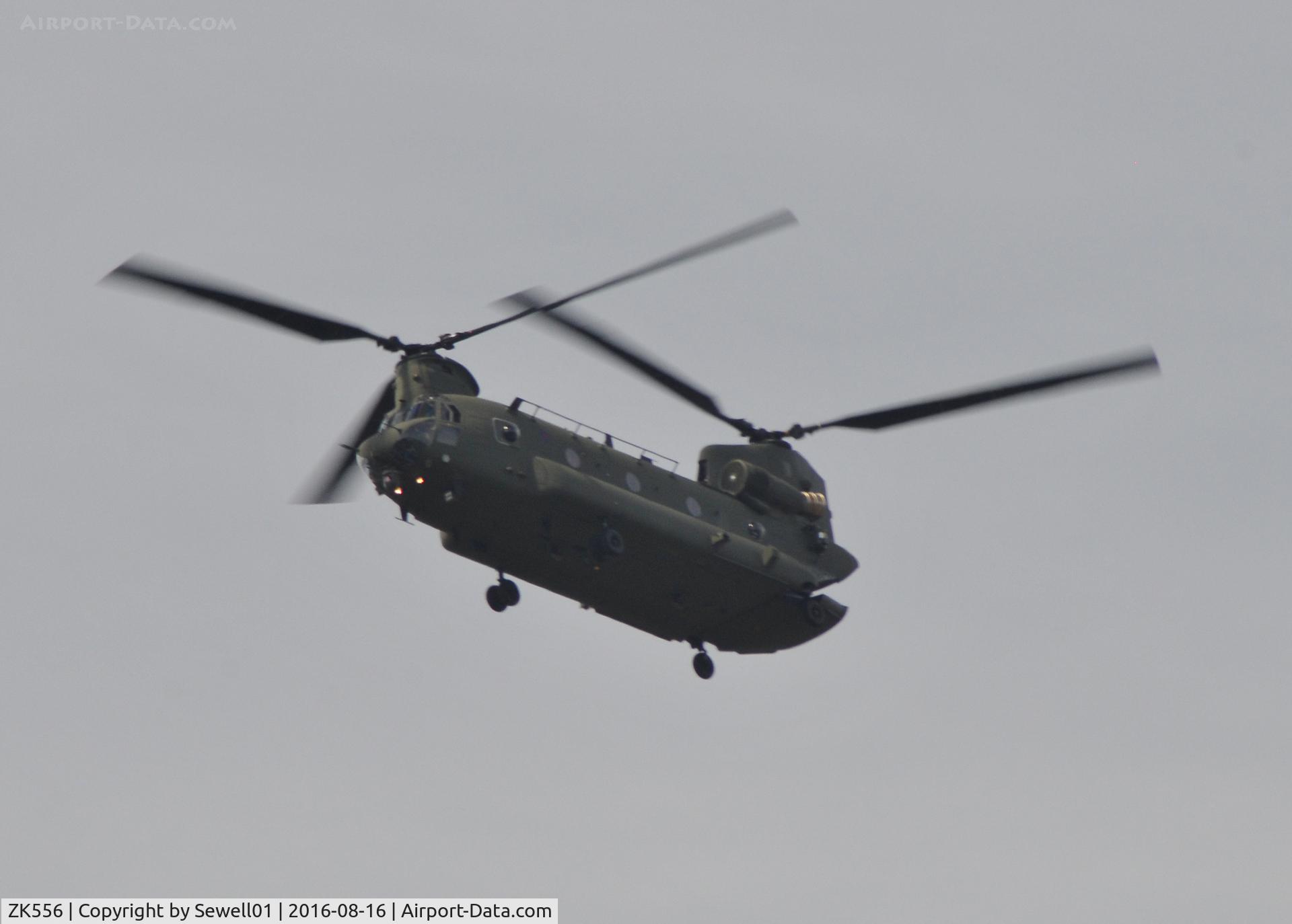 ZK556, Boeing Chinook HC.6 C/N M7707, Overhead