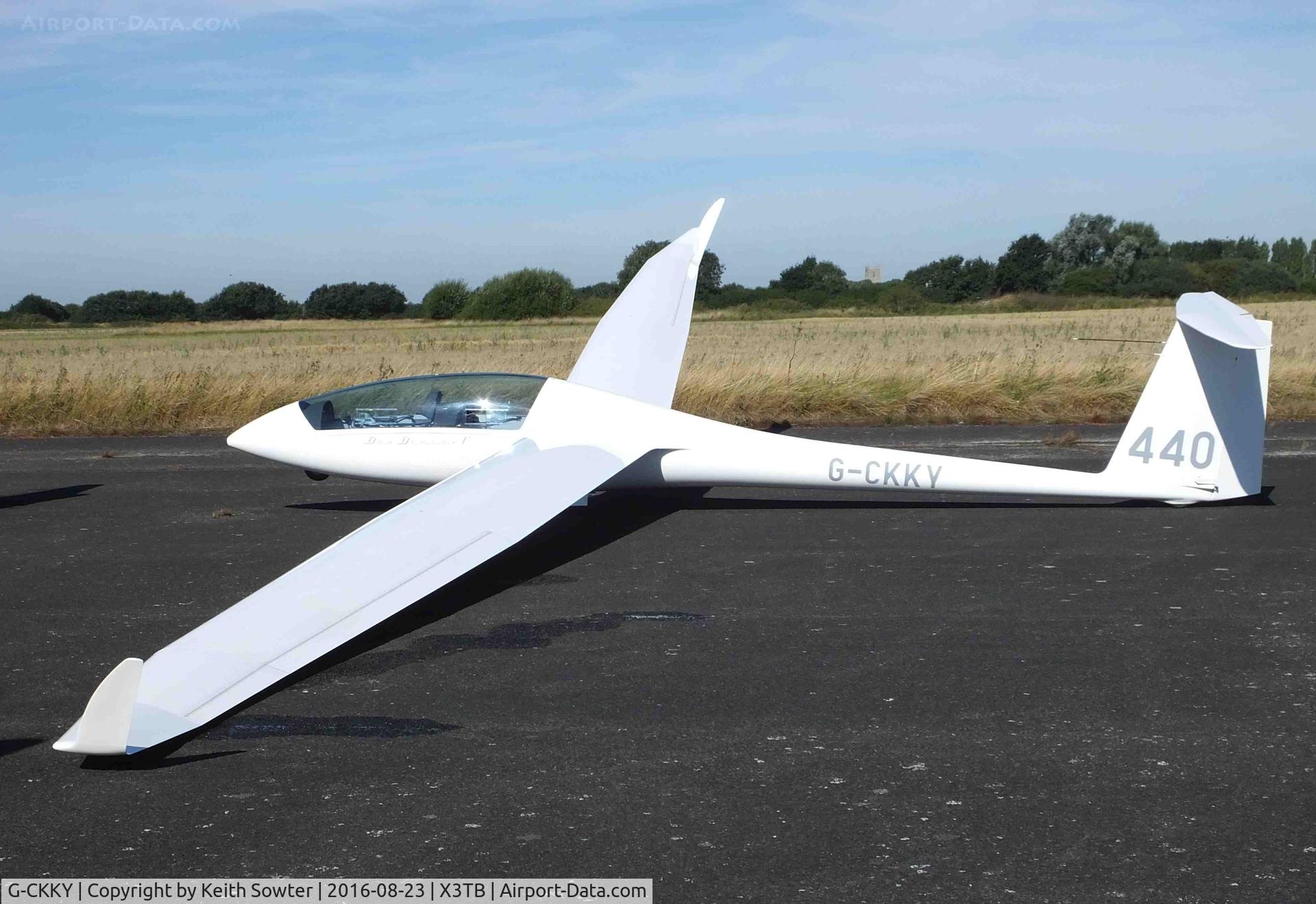 G-CKKY, 2005 Schempp-Hirth Duo Discus T C/N 124, Glider Comp