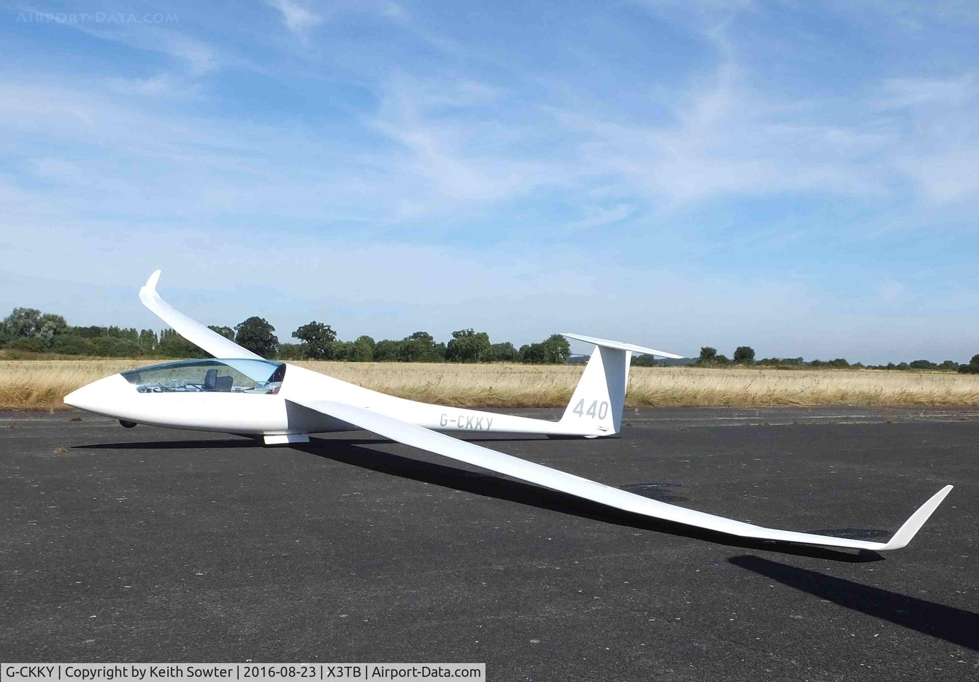 G-CKKY, 2005 Schempp-Hirth Duo Discus T C/N 124, Glider Comp