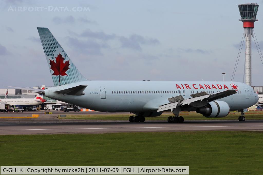 C-GHLK, 1992 Boeing 767-35H C/N 26388, Landing