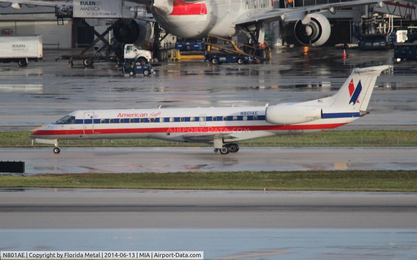 N801AE, 2001 Embraer ERJ-140LR (EMB-135KL) C/N 145469, American Eagle