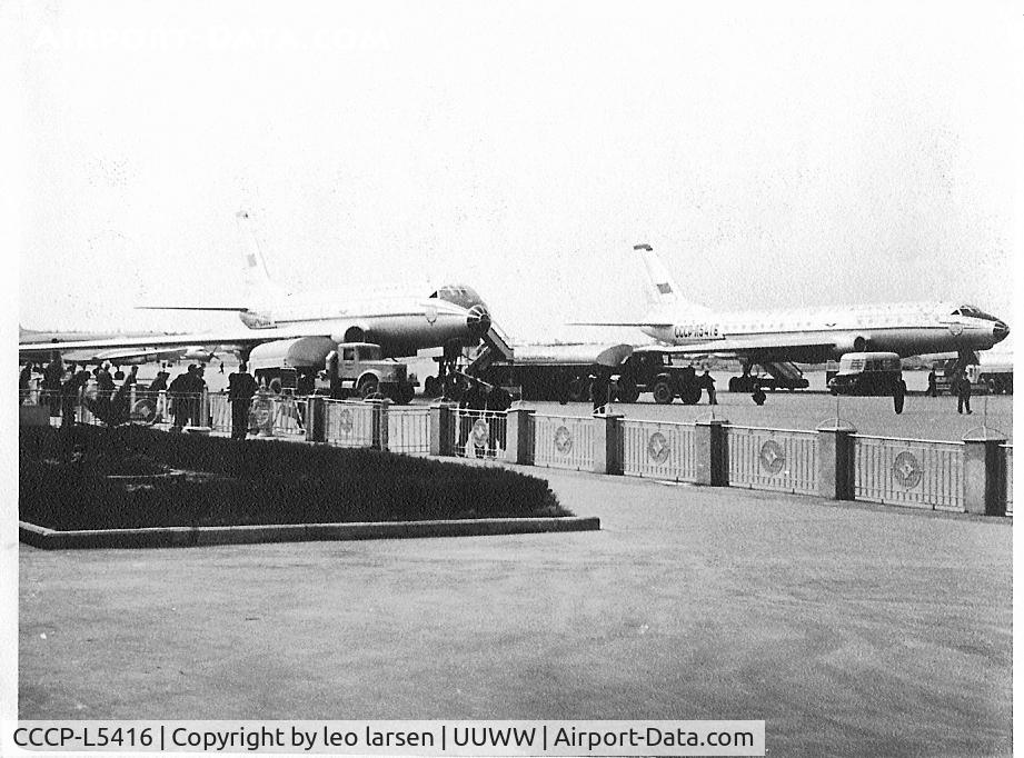 CCCP-L5416, 1956 Tupolev Tu-104 C/N 6350103, Moskva Vnukovo 1958