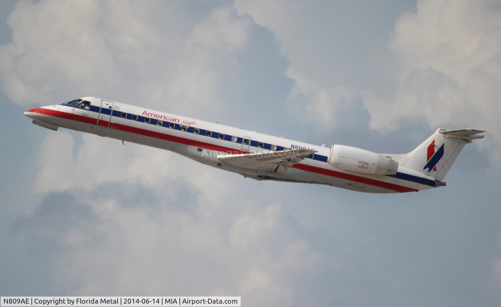 N809AE, 2001 Embraer ERJ-140LR (EMB-135KL) C/N 145521, American Eagle