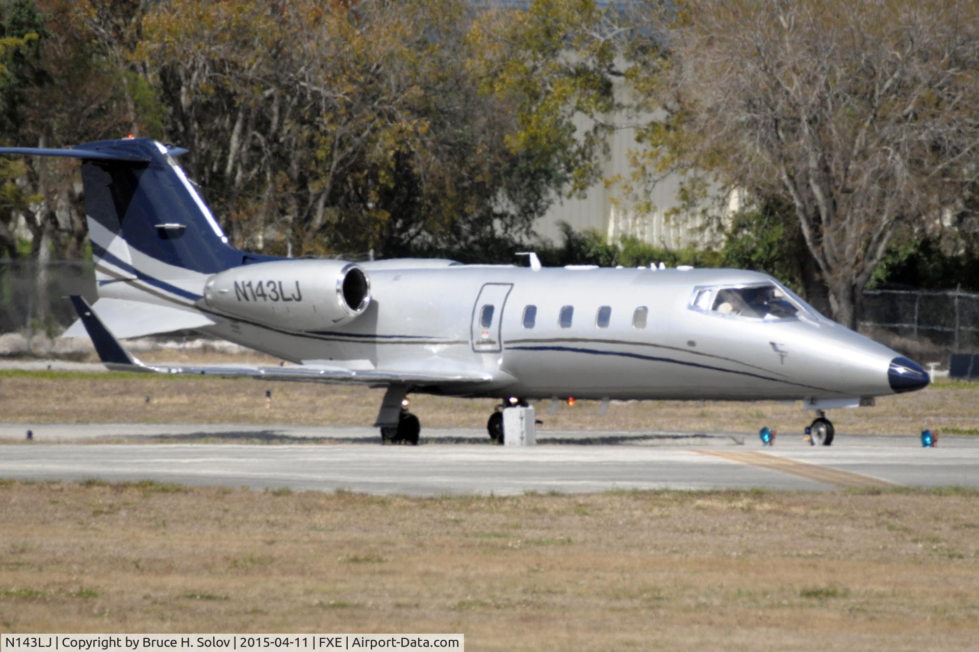 N143LJ, 1990 Gates Learjet 55C C/N 55-143, waiting for departure