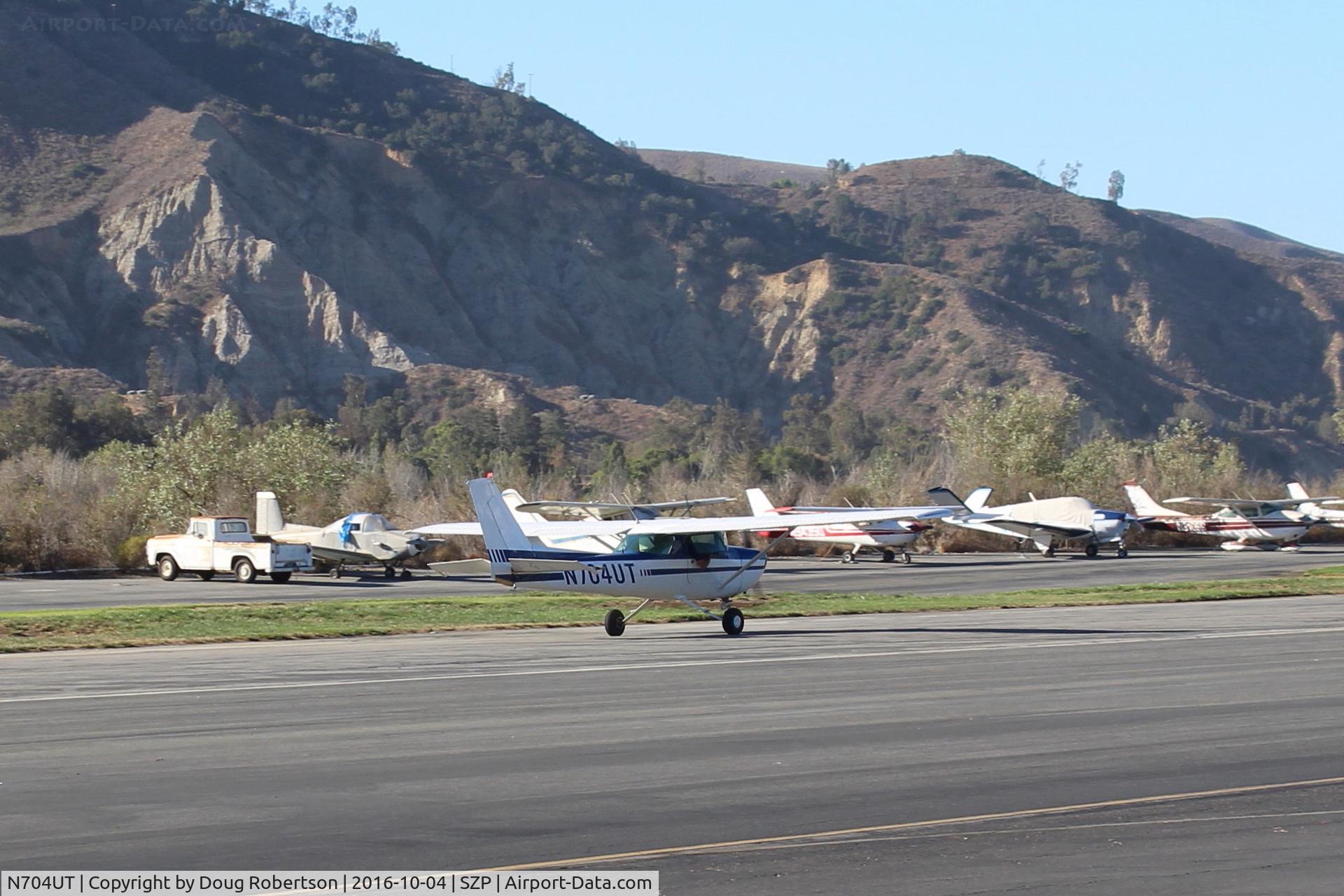 N704UT, 1976 Cessna 150M C/N 15078891, 1976 Cessna 150M, Continental O-200 100 Hp, landing roll Rwy 22