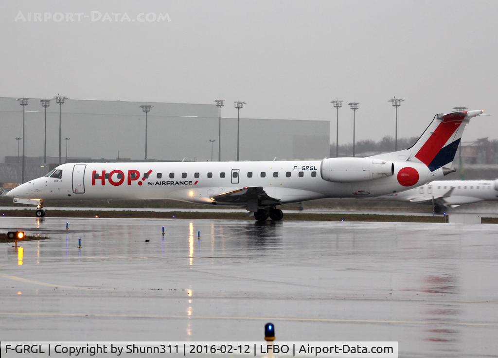 F-GRGL, 2001 Embraer EMB-145EU (ERJ-145EU) C/N 145375, Ready for take off from rwy 14L
