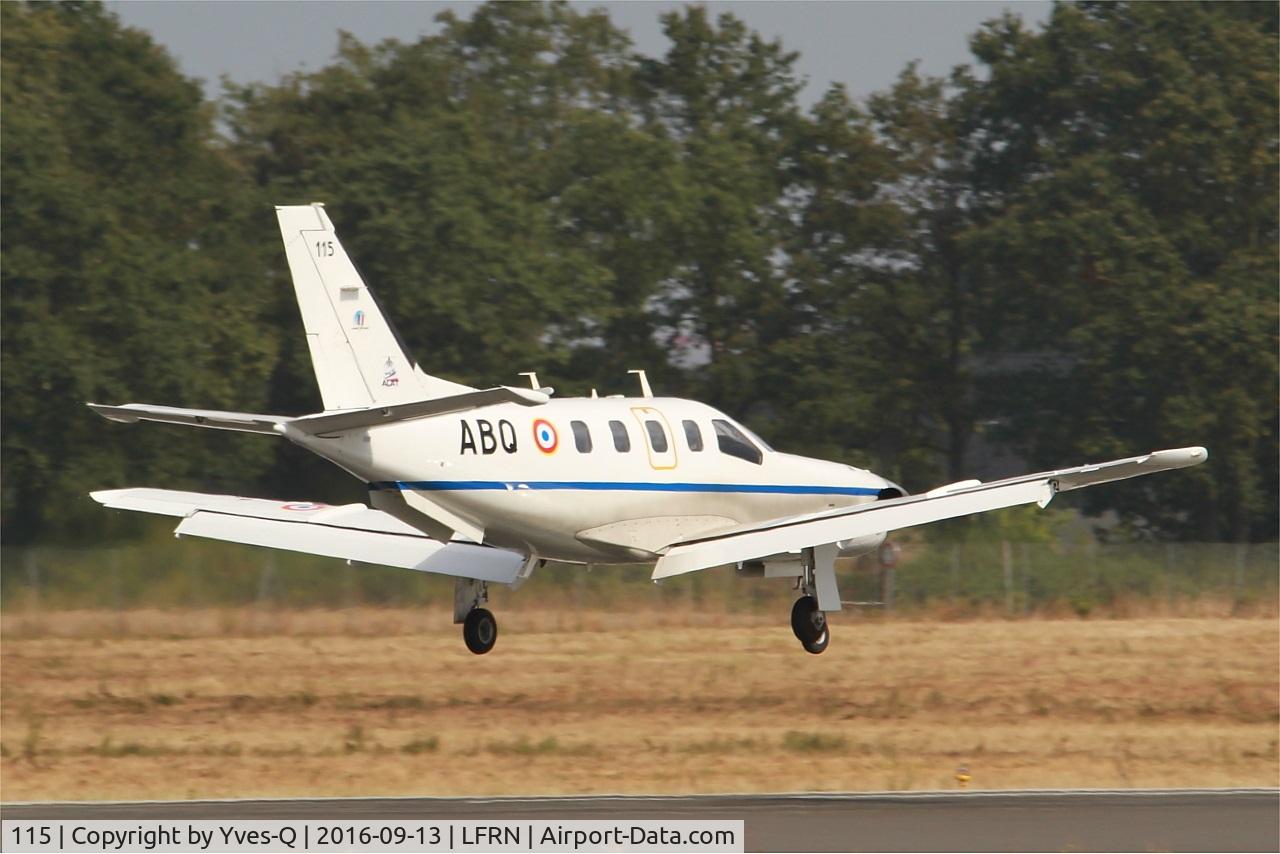 115, Socata TBM-700 C/N 115, Socata TBM-700B, On final rwy 10, Rennes St Jacques airport (LFRN-RNS)