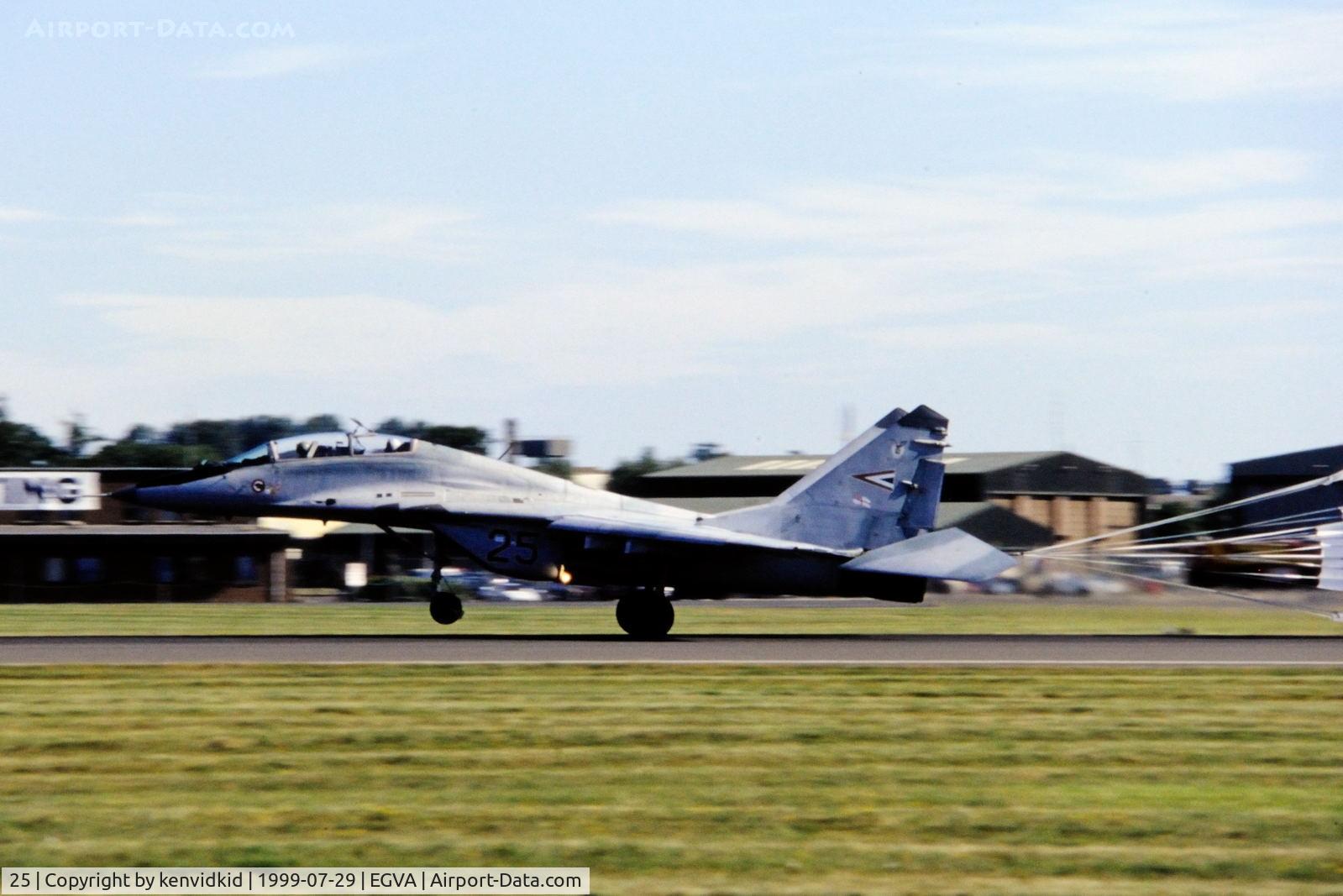 25, Mikoyan-Gurevich MiG-29UB Fulcrum C/N N50902027146, Arriving at the 1999 RIAT.