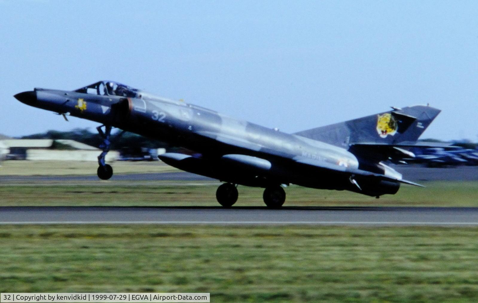 32, Dassault Super Etendard C/N 32, Arriving at the 1999 RIAT.
