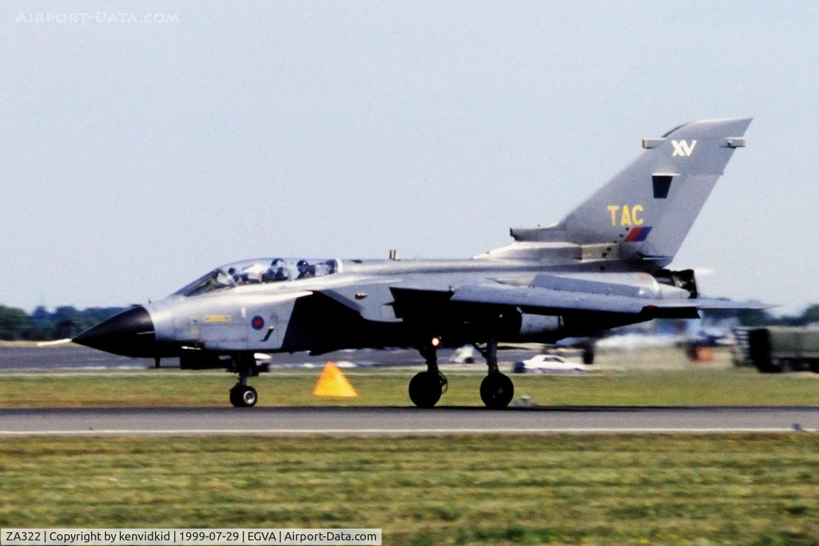 ZA322, 1980 Panavia Tornado GR.1 C/N 009/BS002/3004, Arriving at the 1999 RIAT.