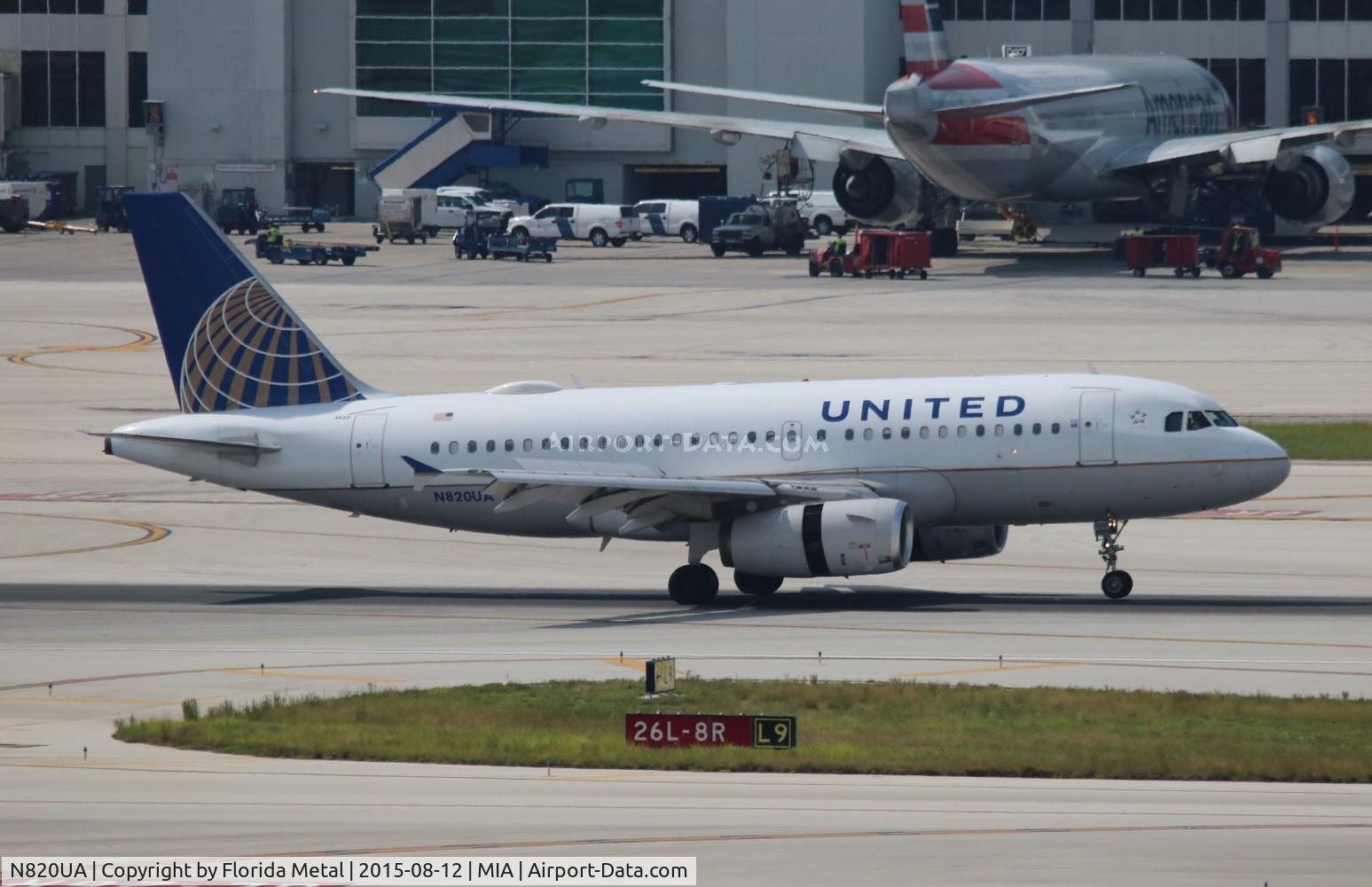 N820UA, 1998 Airbus A319-131 C/N 898, United