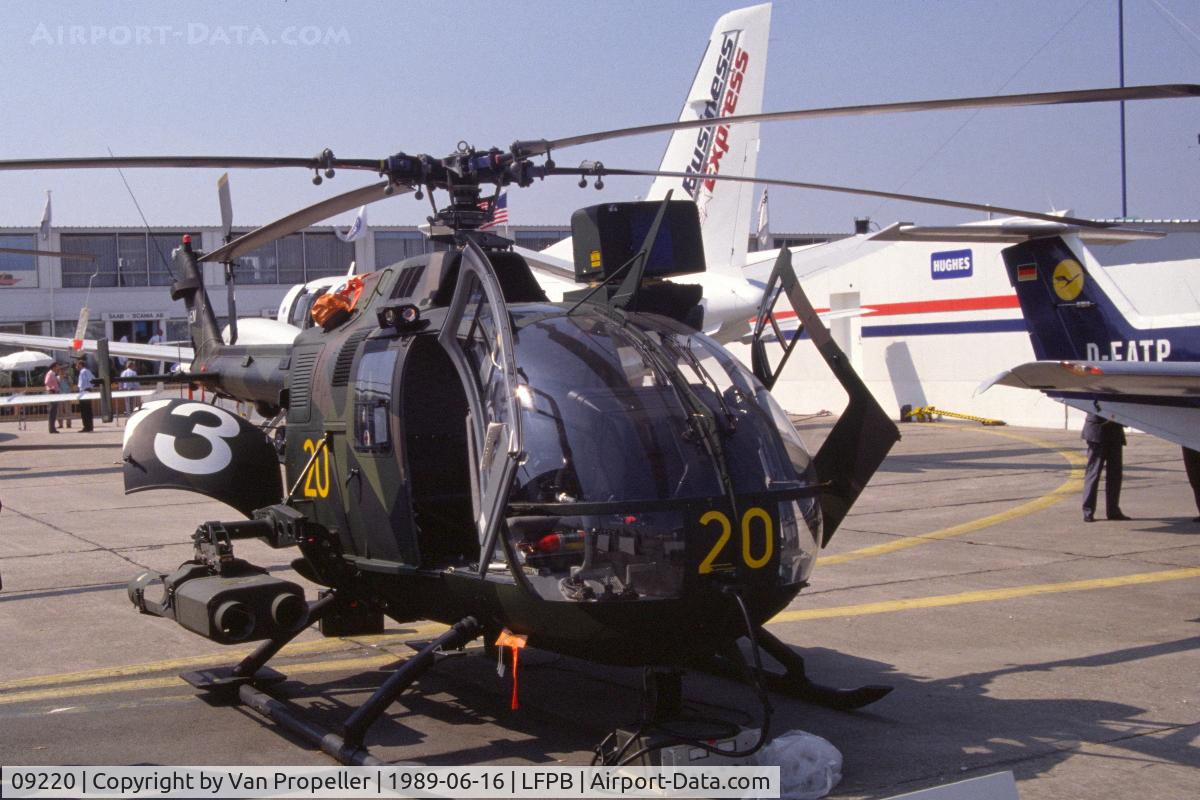 09220, MBB Hkp9A (Bo-105CB-3) C/N S-1770, A Bölkow Hkp9A (Bo105CB-3) light attack helicopter of the Swedish army shown at Le Bourget, 1989