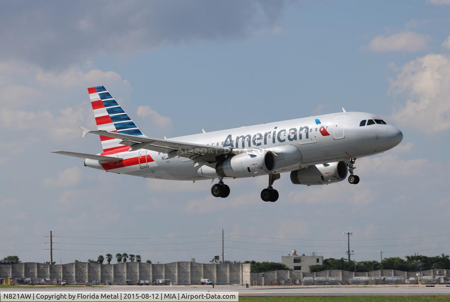 N821AW, 2000 Airbus A319-132 C/N 1406, American