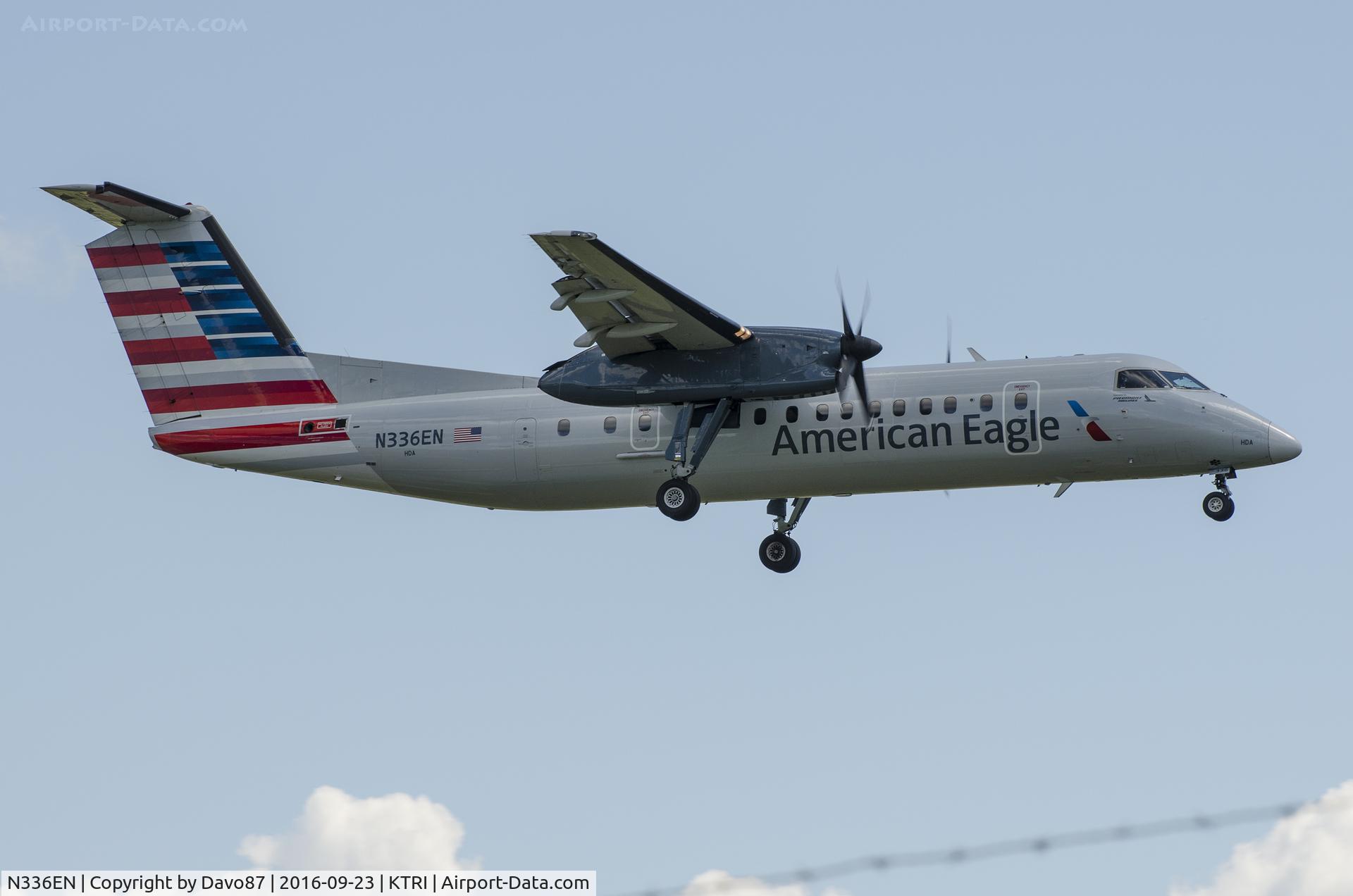 N336EN, 1992 De Havilland Canada DHC-8-311 Dash 8 C/N 336, On short final about to land at Tri-Cities Airport (KTRI).