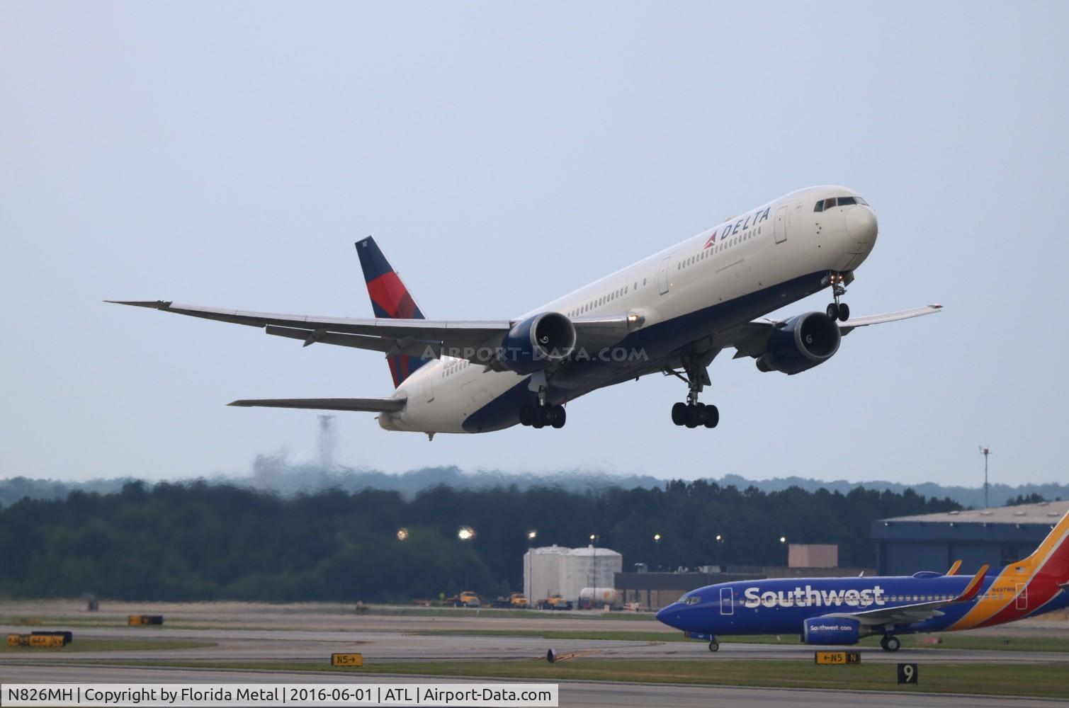 N826MH, 1999 Boeing 767-432/ER C/N 29713, Delta
