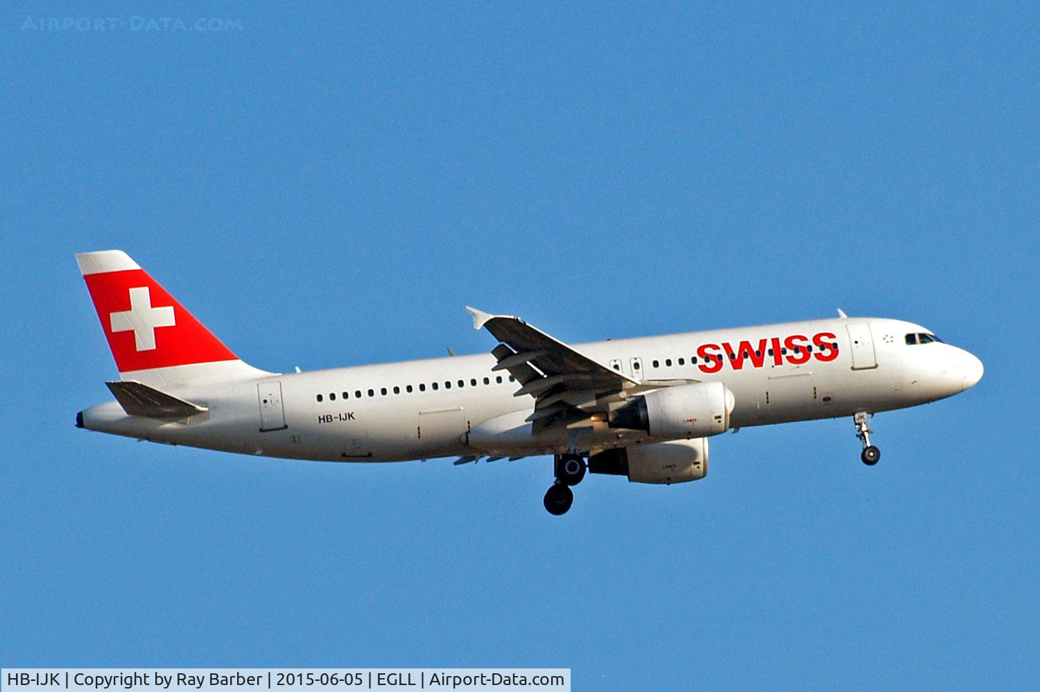 HB-IJK, 1996 Airbus A320-214 C/N 596, Airbus A320-214 [0596] (Swiss International Air Lines) Home~G 05/06/2015. On approach 27L.