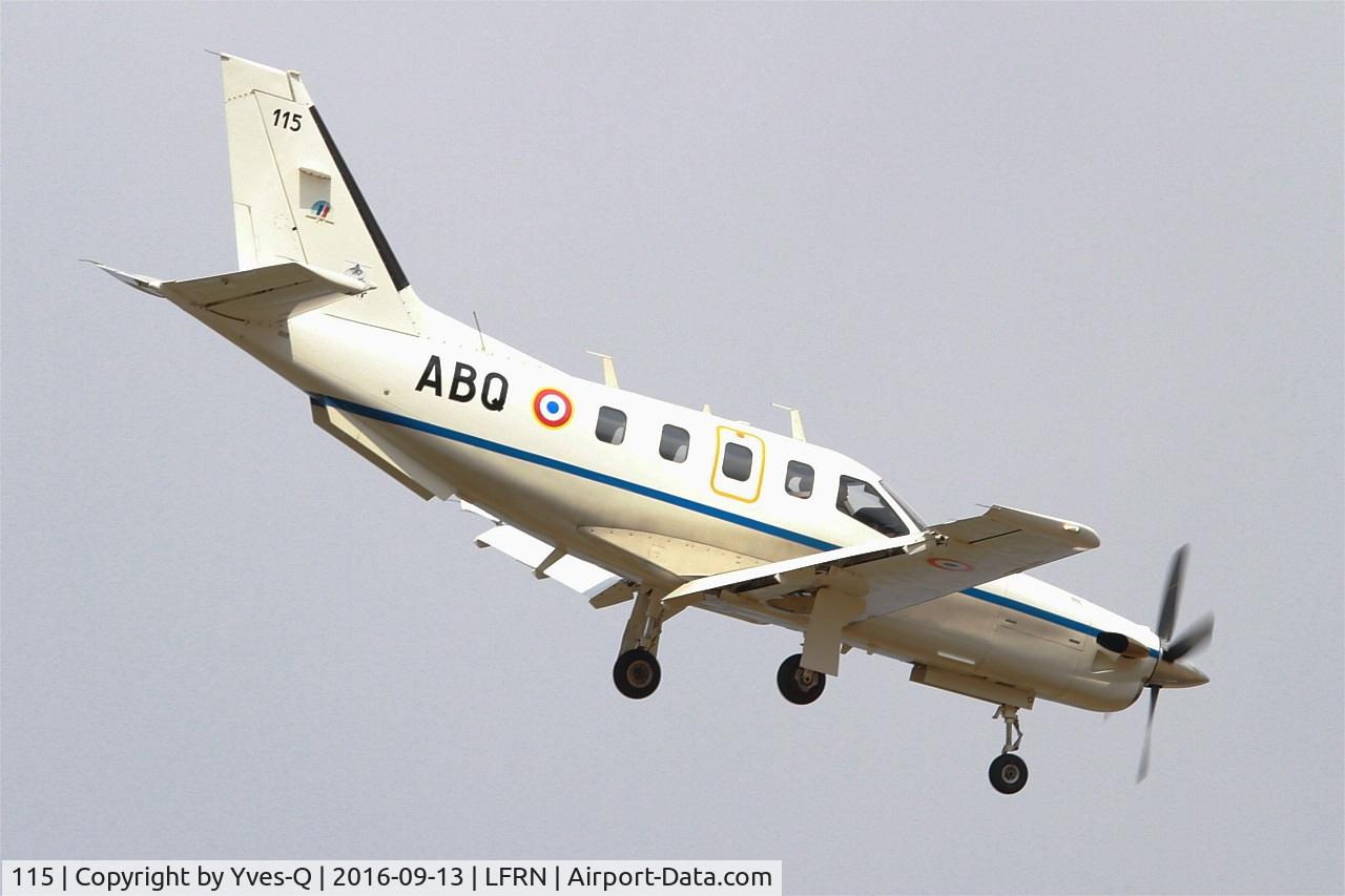115, Socata TBM-700 C/N 115, Socata TBM-700B, On final rwy 10, Rennes St Jacques airport (LFRN-RNS)