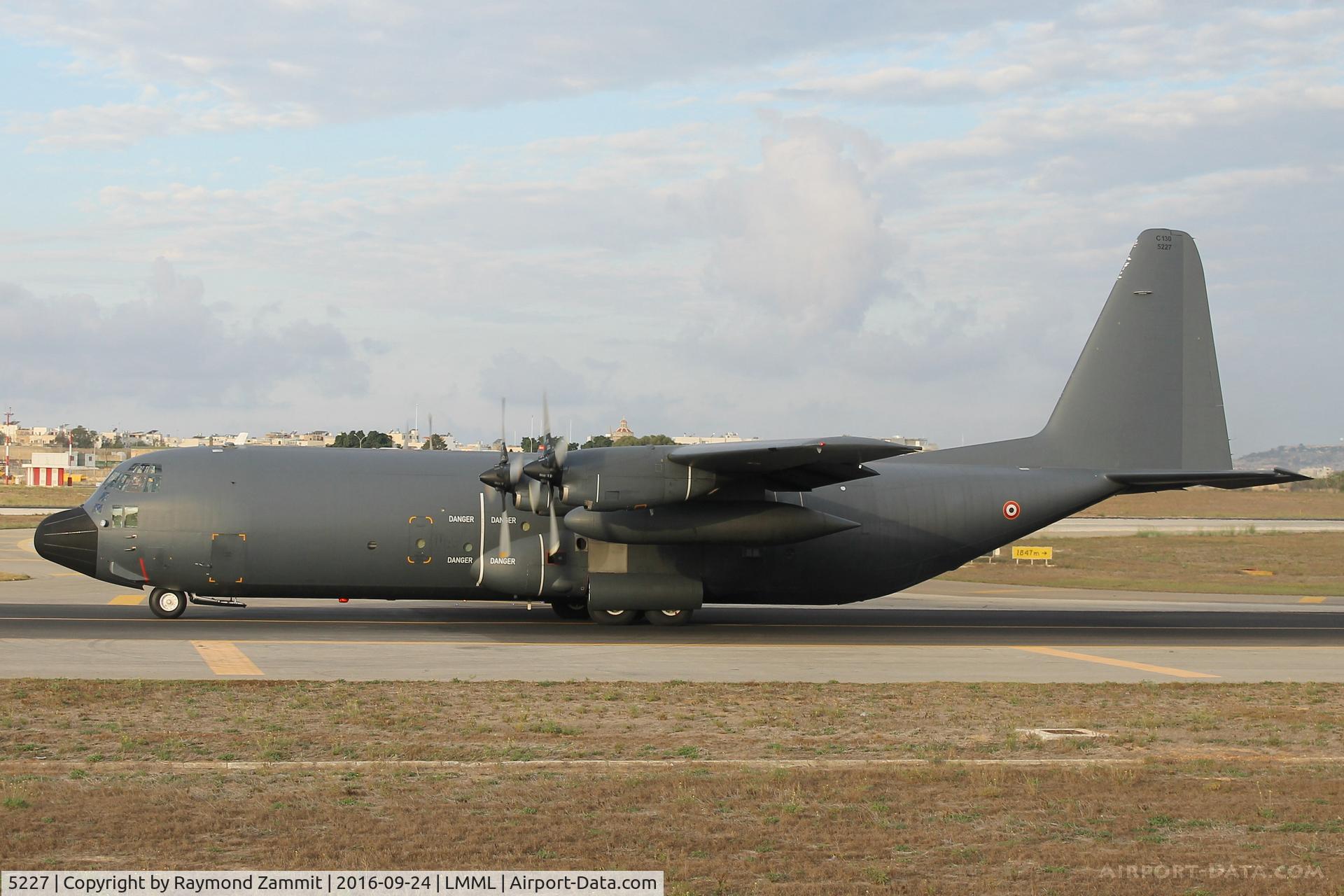 5227, Lockheed C-130H Hercules C/N 382-5227, Lockheed C130H Hercules 5227/61-PL French Air Force