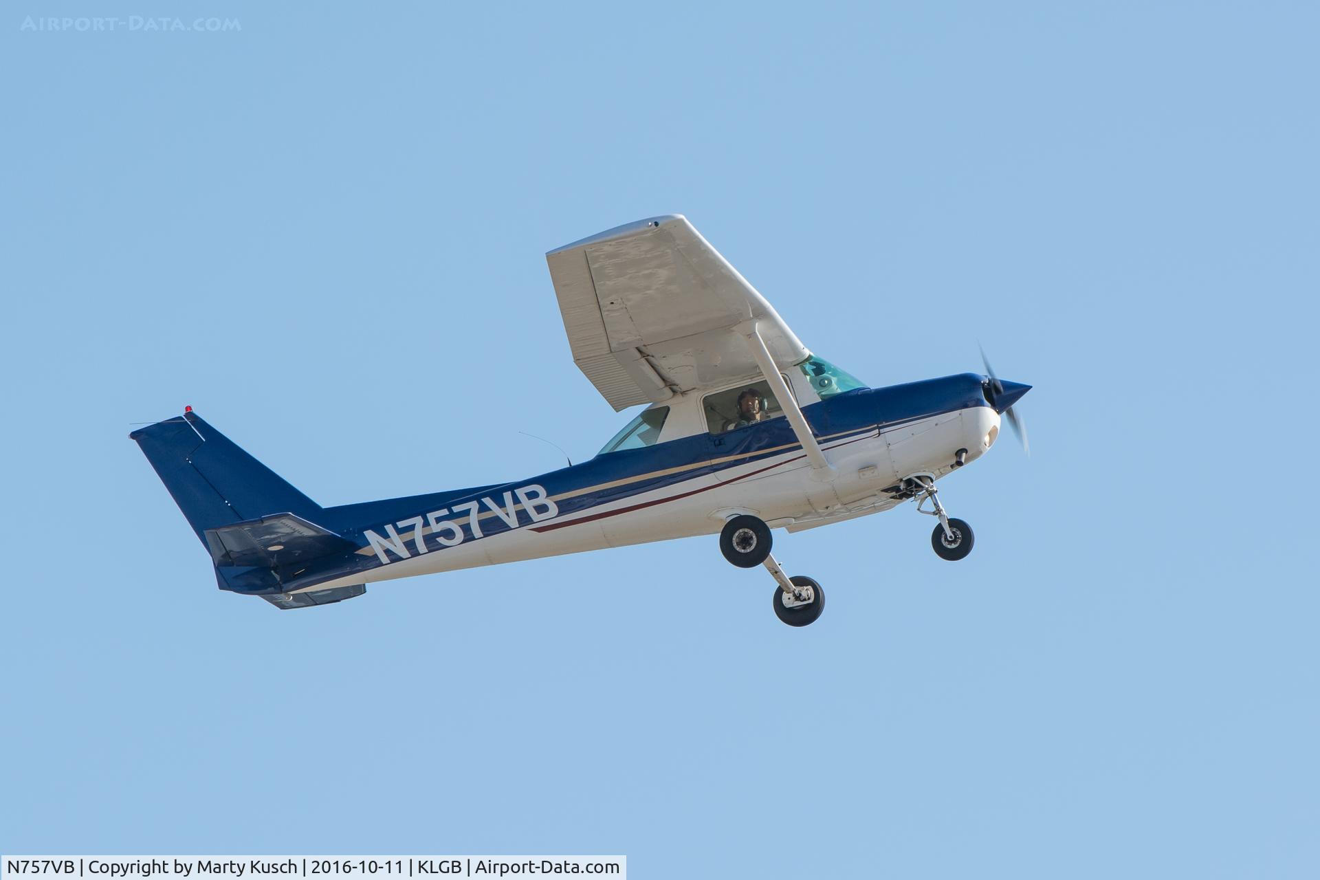 N757VB, 1977 Cessna 152 C/N 15280028, Departing Runway 25L