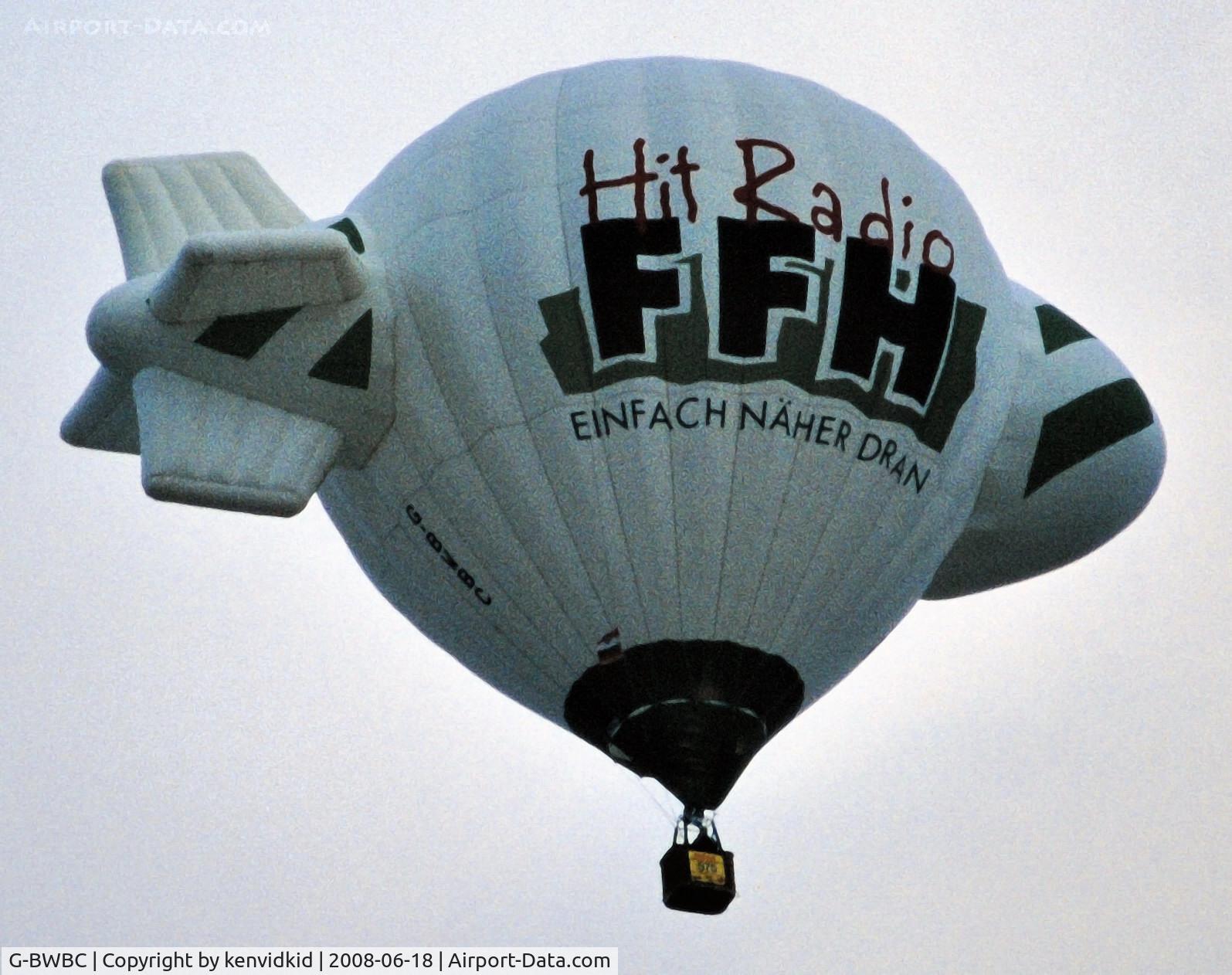 G-BWBC, 1995 Cameron Balloons Ltd CAMERON N-90AS C/N 3574, Lifting off at the 1996 Albuquerque Balloon Fiesta.
