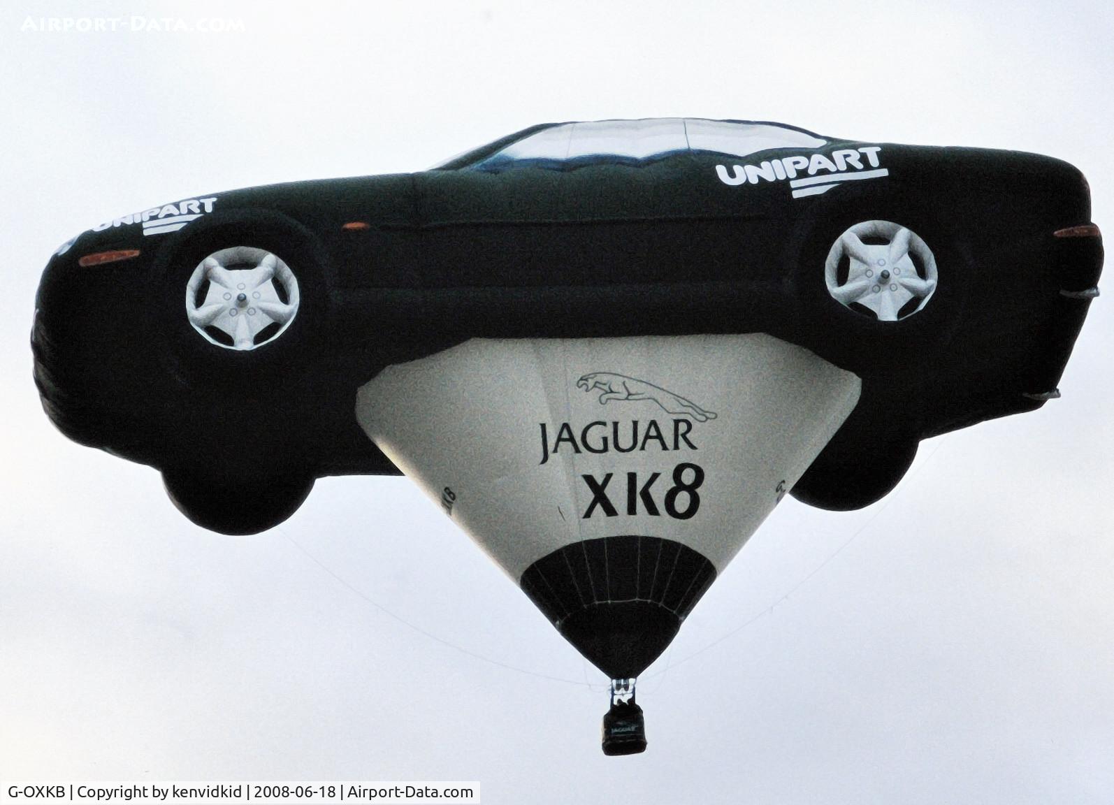 G-OXKB, 1996 Cameron Balloons Sports Car-110 C/N 3941, Lifting off at the 1996 Albuquerque Balloon Fiesta.