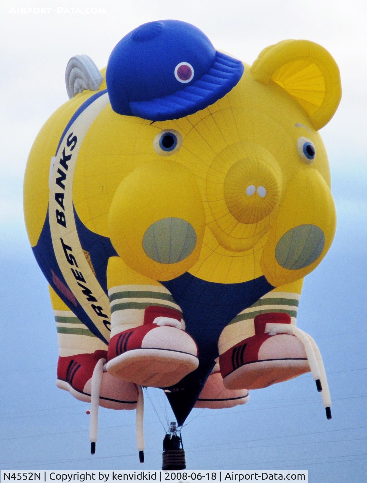 N4552N, 1993 Cameron Balloons Us PIGGY BANK-90 C/N 3123, Lifting off at the 1996 Albuquerque Balloon Fiesta.