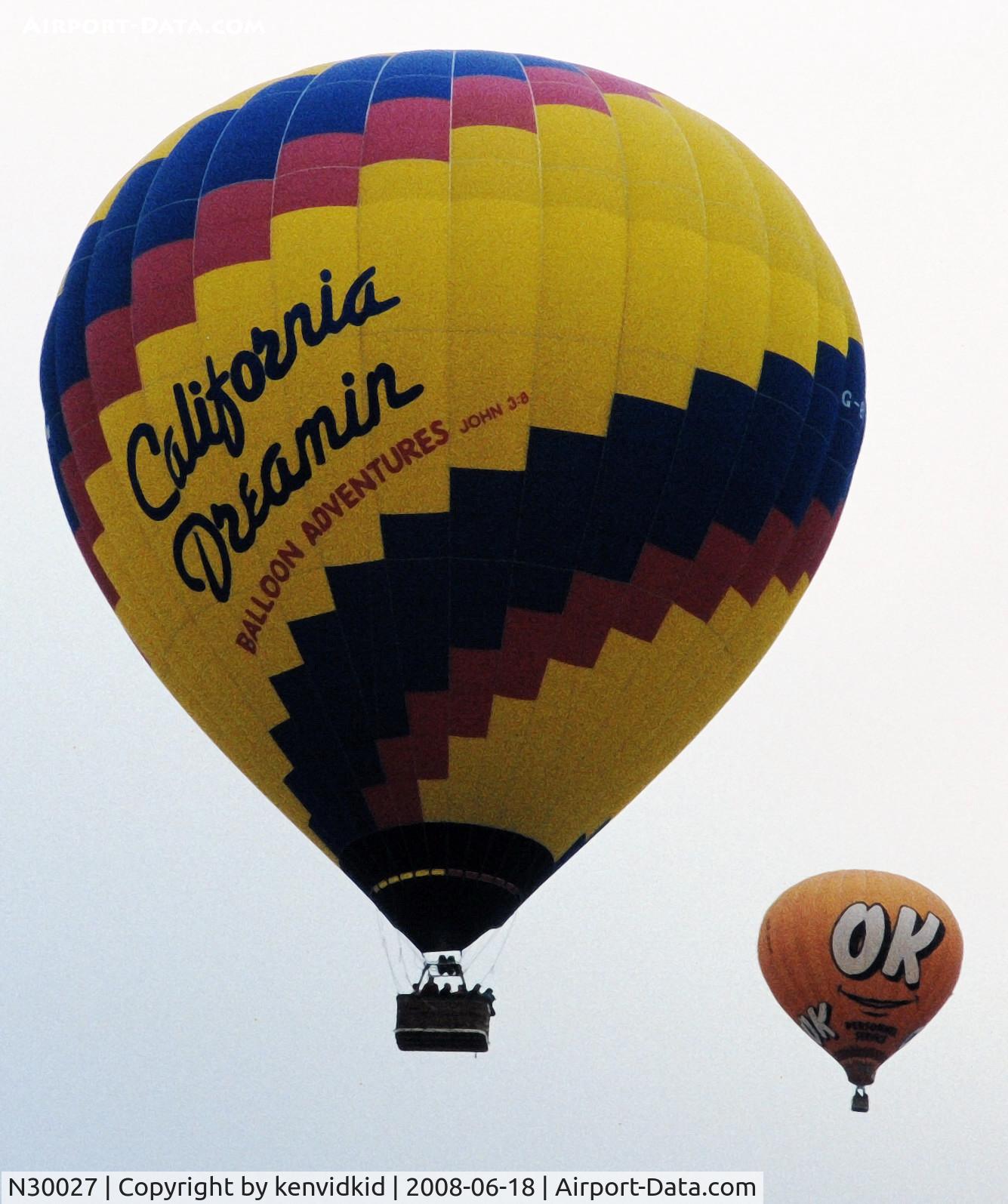 N30027, 2001 UltraMagic N-250 C/N 250/15, Lifting off at the 1996 Albuquerque Balloon Fiesta.