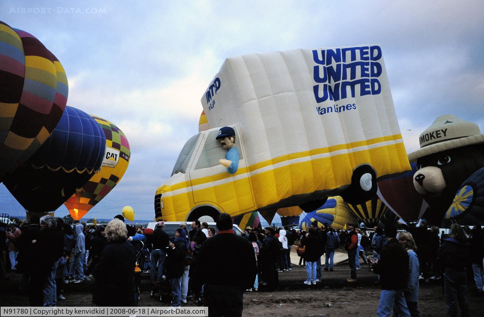 N91780, 1994 Aerostar International Inc Q-3002 C/N Q-3002, Lifting off at the 1996 Albuquerque Balloon Fiesta.