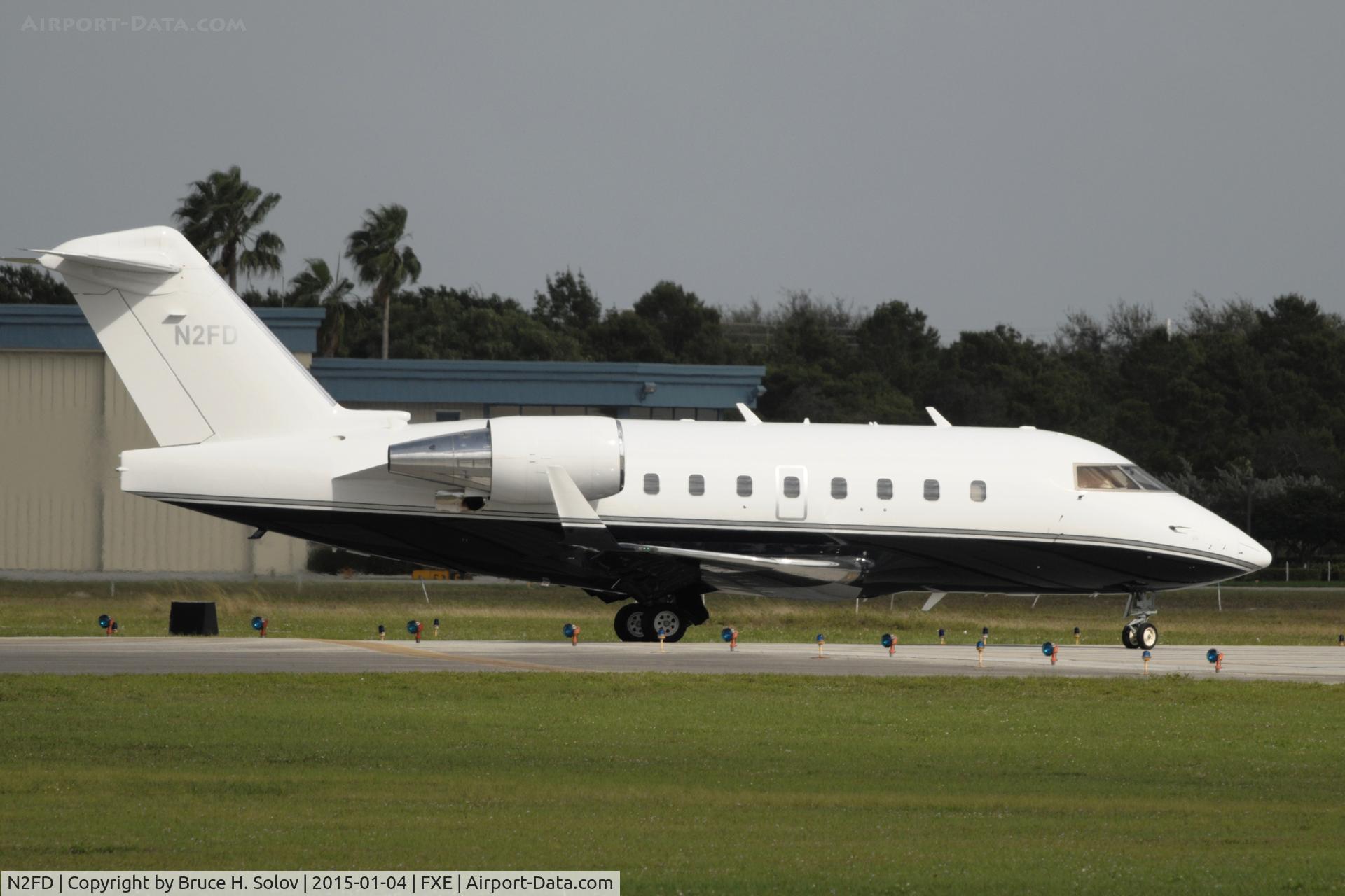 N2FD, 1997 Canadair Challenger 604 (CL-600-2B16) C/N 5345, ready for departure