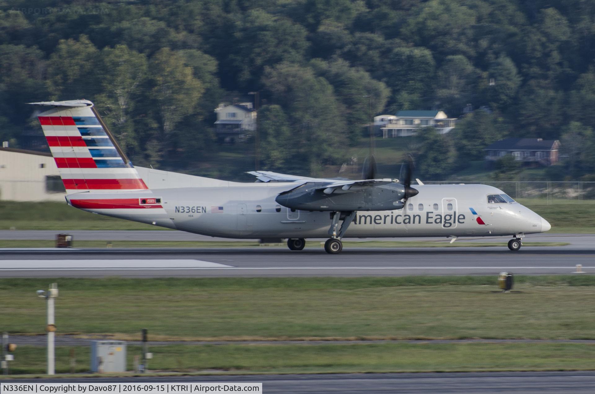 N336EN, 1992 De Havilland Canada DHC-8-311 Dash 8 C/N 336, On the takeoff roll at Tri-Cities Airport (KTRI).