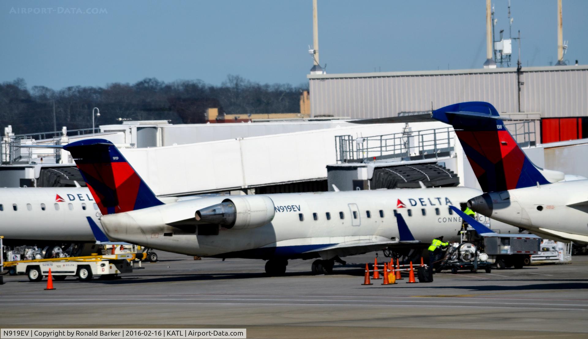 N919EV, 2003 Bombardier CRJ-200ER (CL-600-2B19) C/N 7780, At the gate Atlanta