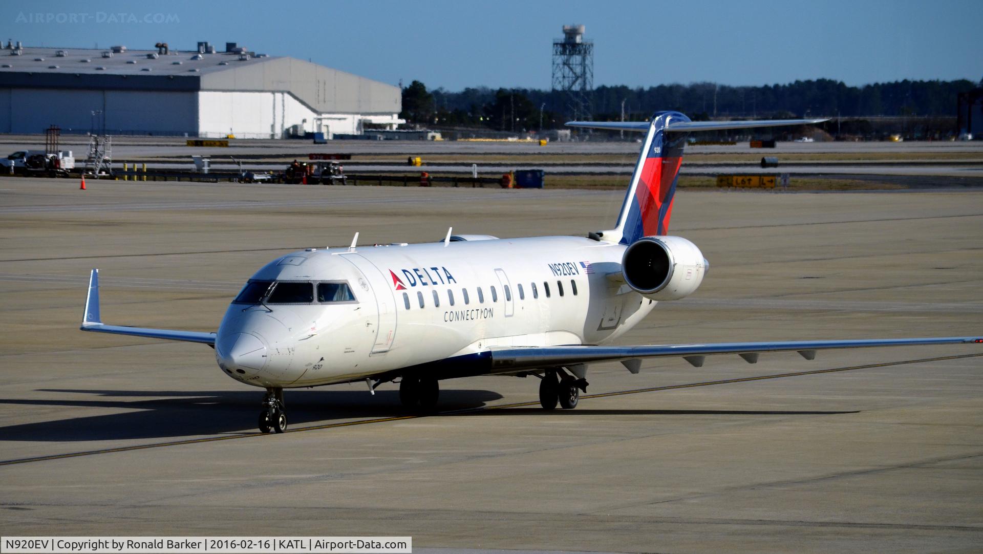 N920EV, 2003 Bombardier CRJ-200ER (CL-600-2B19) C/N 7810, Taxi Atlanta