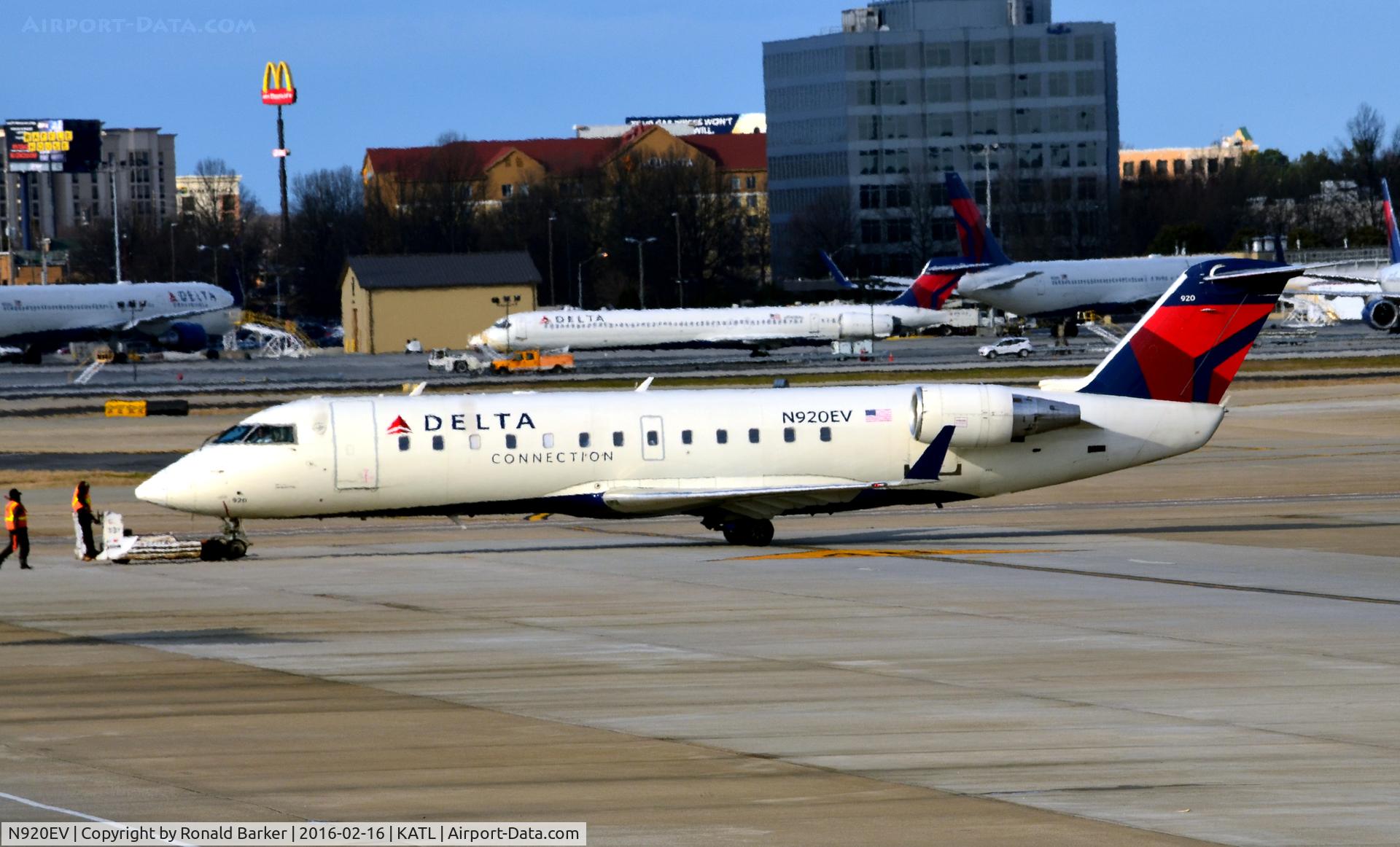 N920EV, 2003 Bombardier CRJ-200ER (CL-600-2B19) C/N 7810, Pushback Atlanta