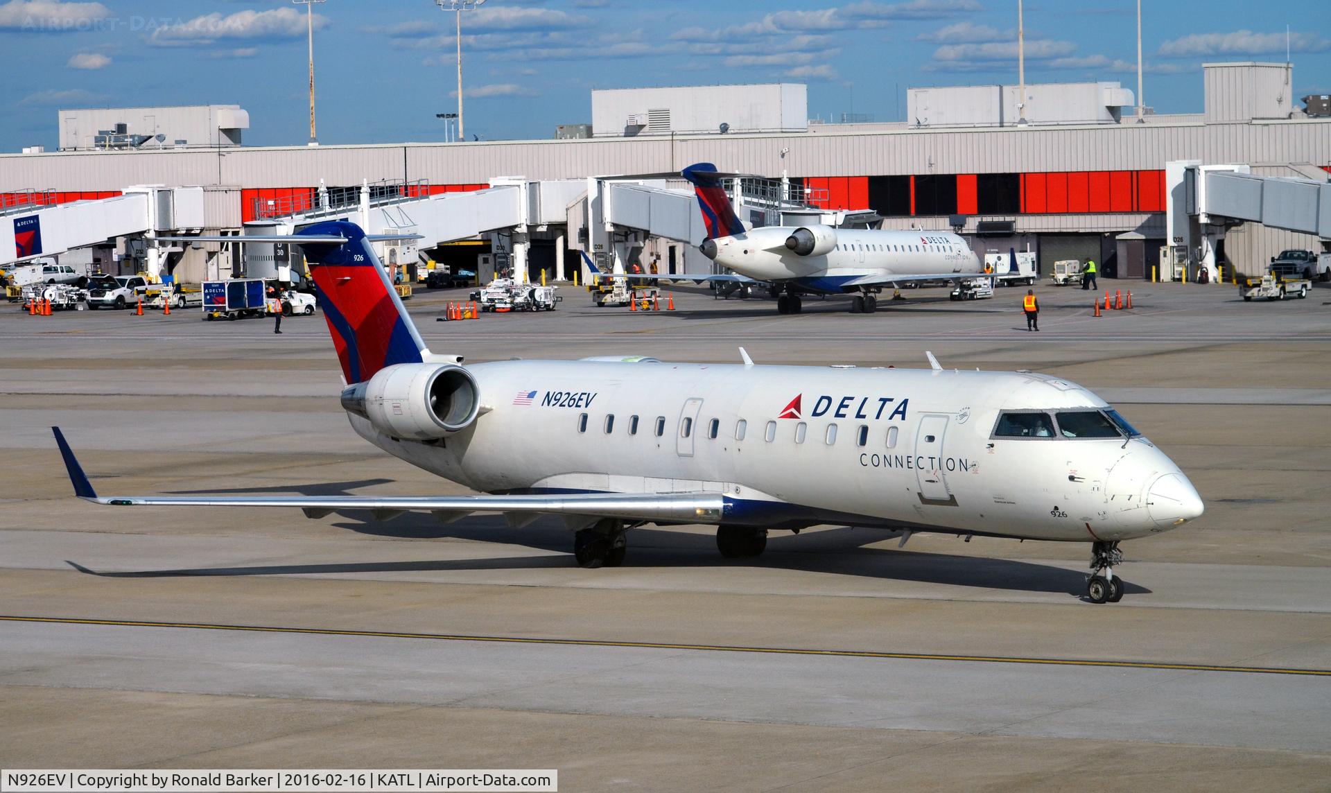 N926EV, 2003 Bombardier CRJ-200ER (CL-600-2B19) C/N 7843, Taxi Atlanta