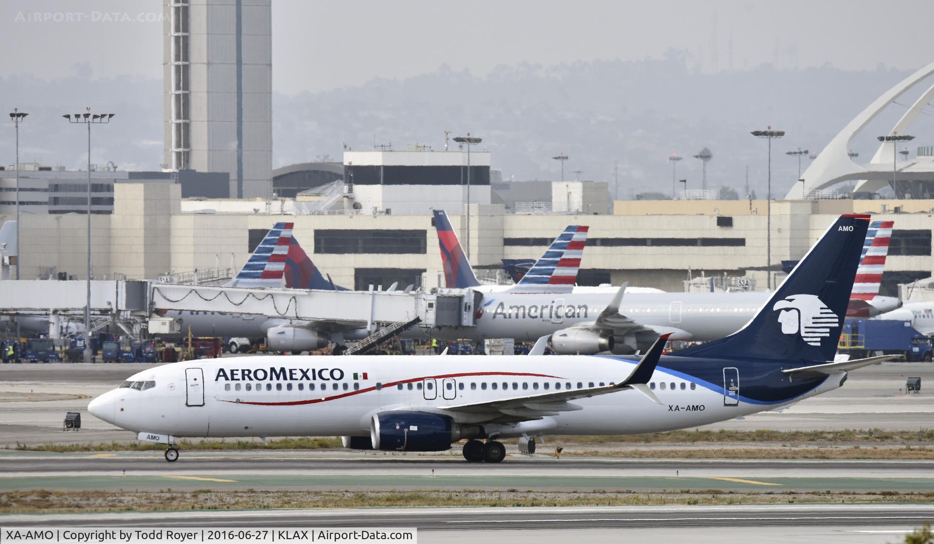 XA-AMO, 2015 Boeing 737-852 C/N 43665, Arriving at LAX
