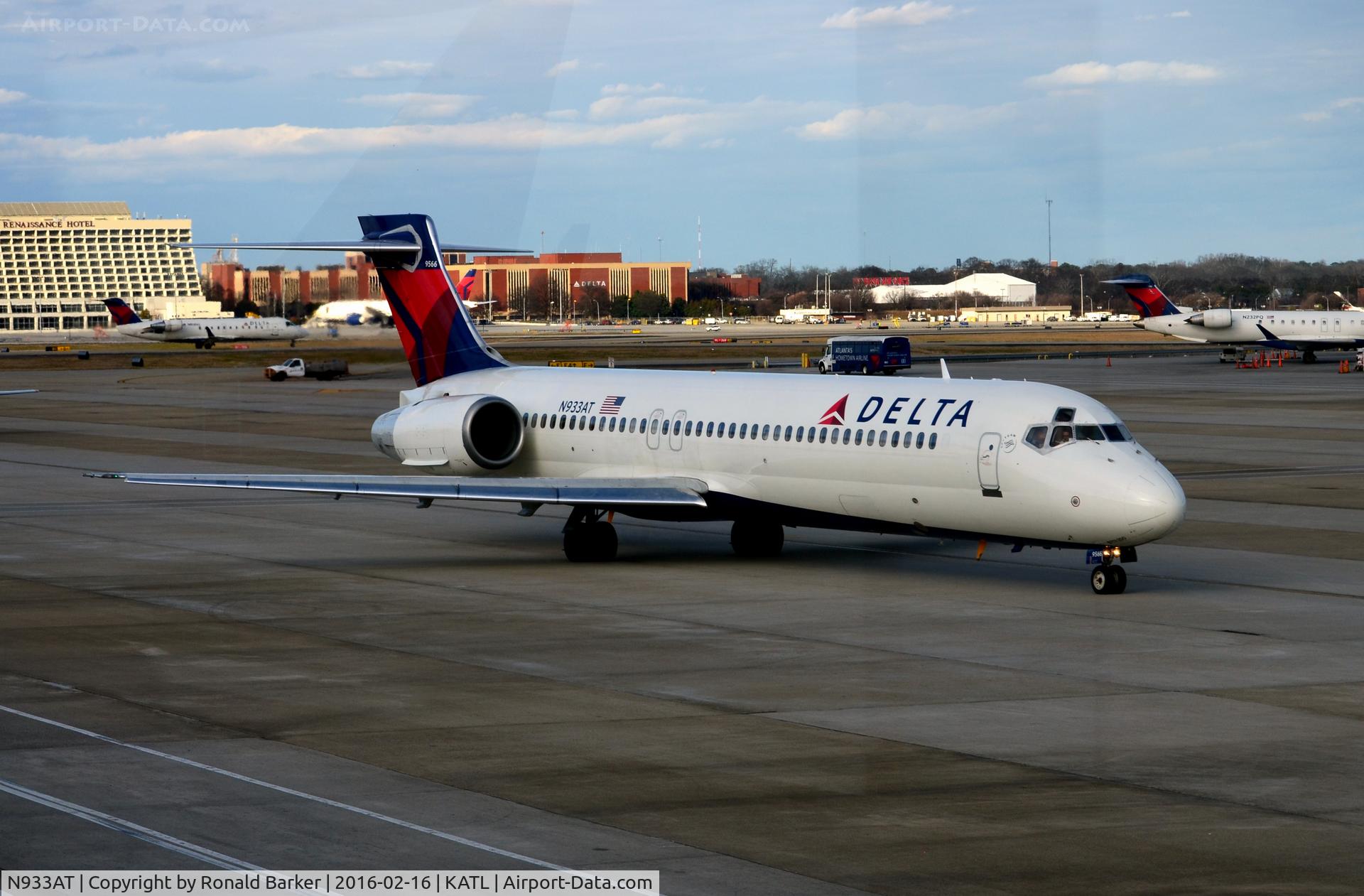 N933AT, 2000 Boeing 717-200 C/N 55071, Taxi Atlanta