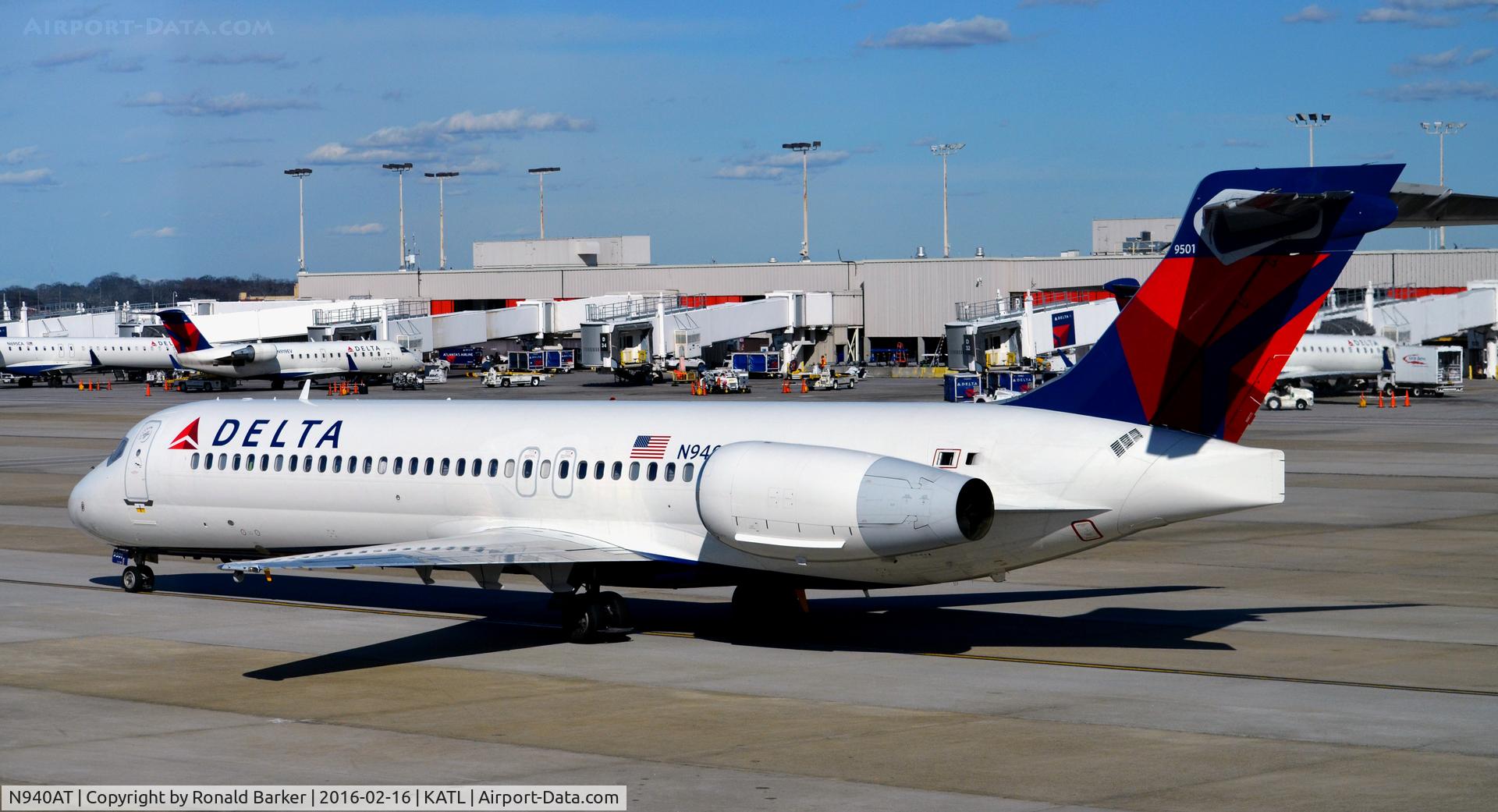 N940AT, 1999 Boeing 717-2BD C/N 55004, Taxi Atlanta