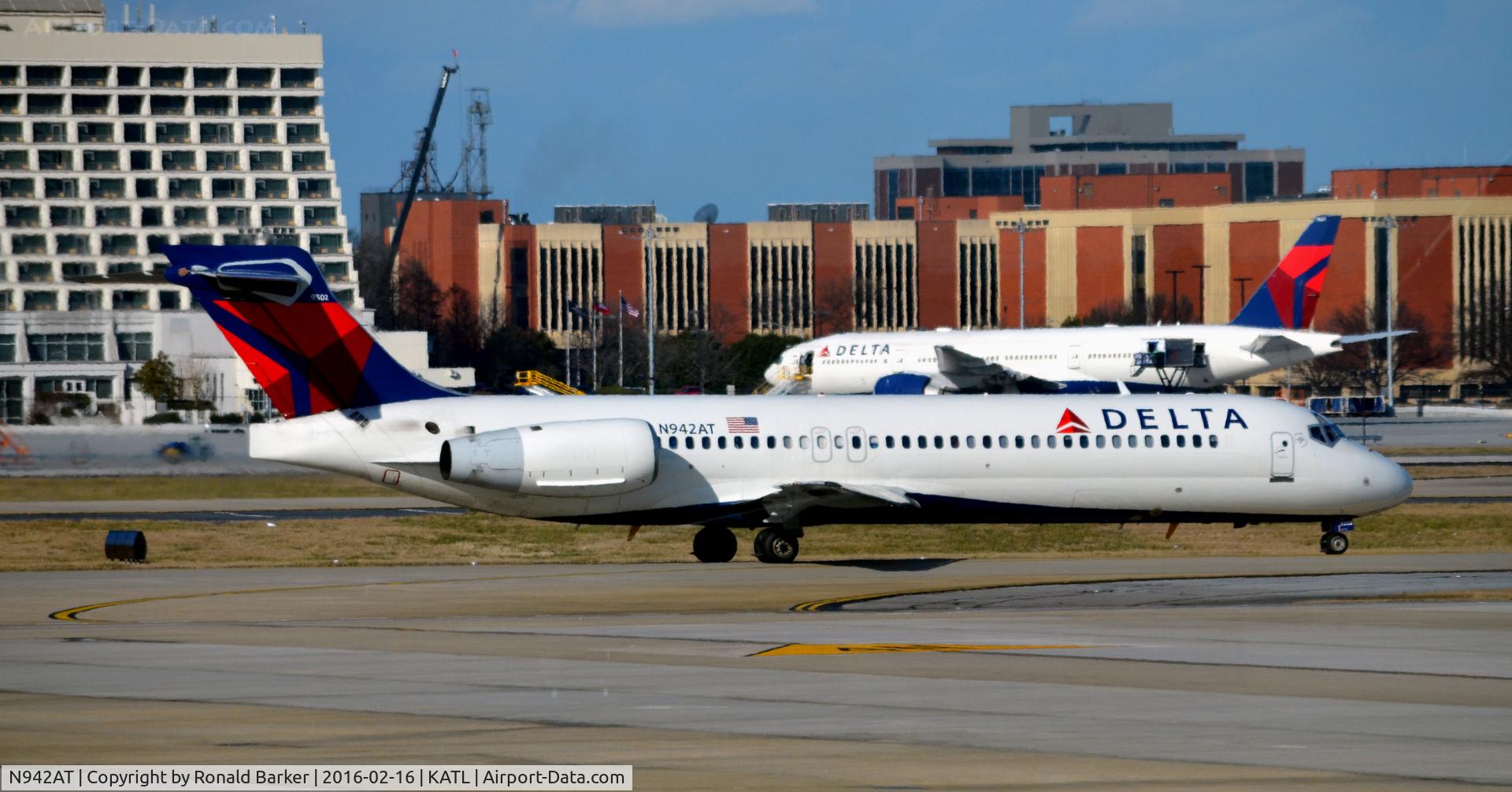 N942AT, 1999 Boeing 717-200 C/N 55005, Taxi Atlanta